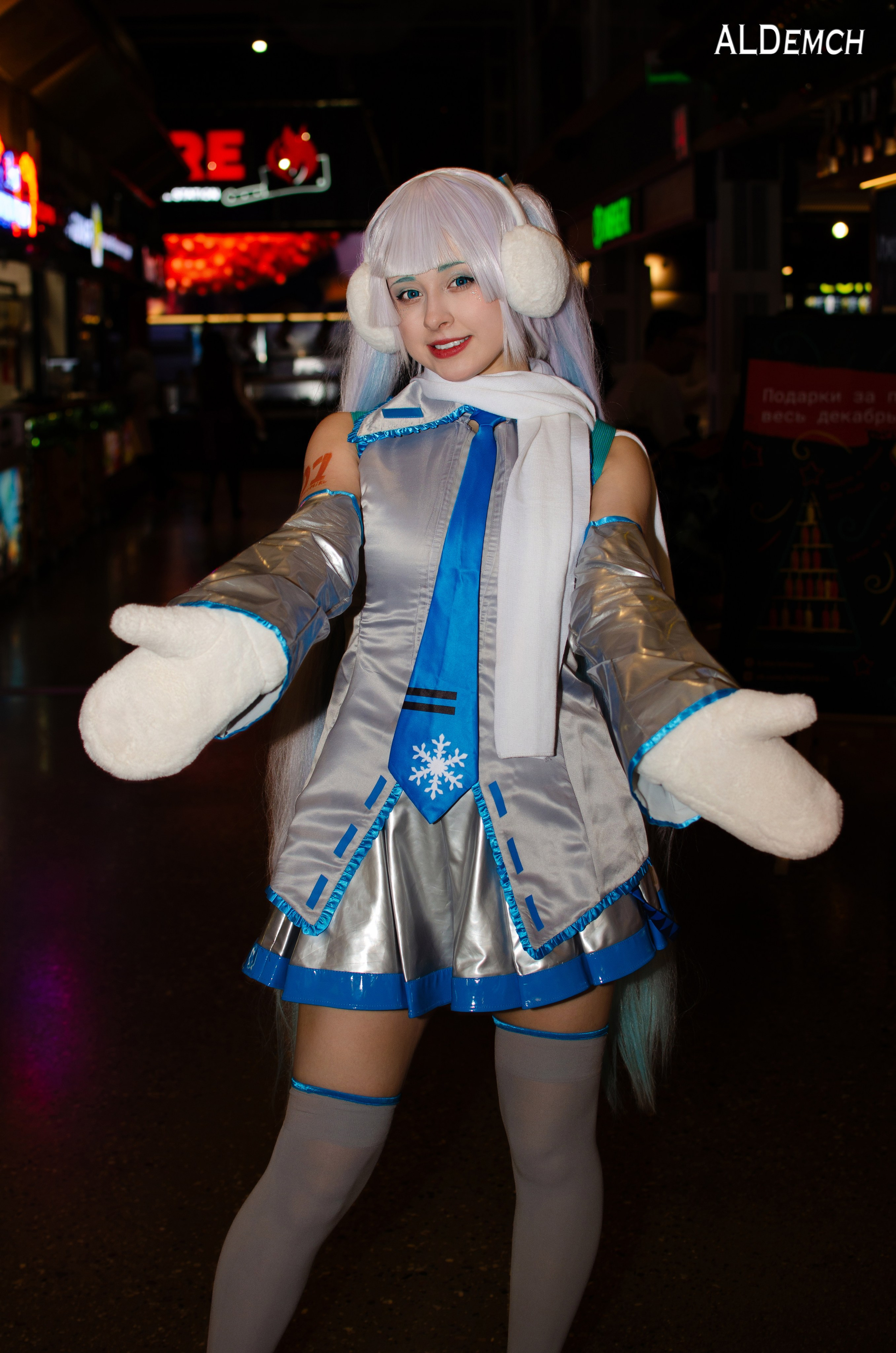 Аниме картинки персонажей и косплей фото в России Москве