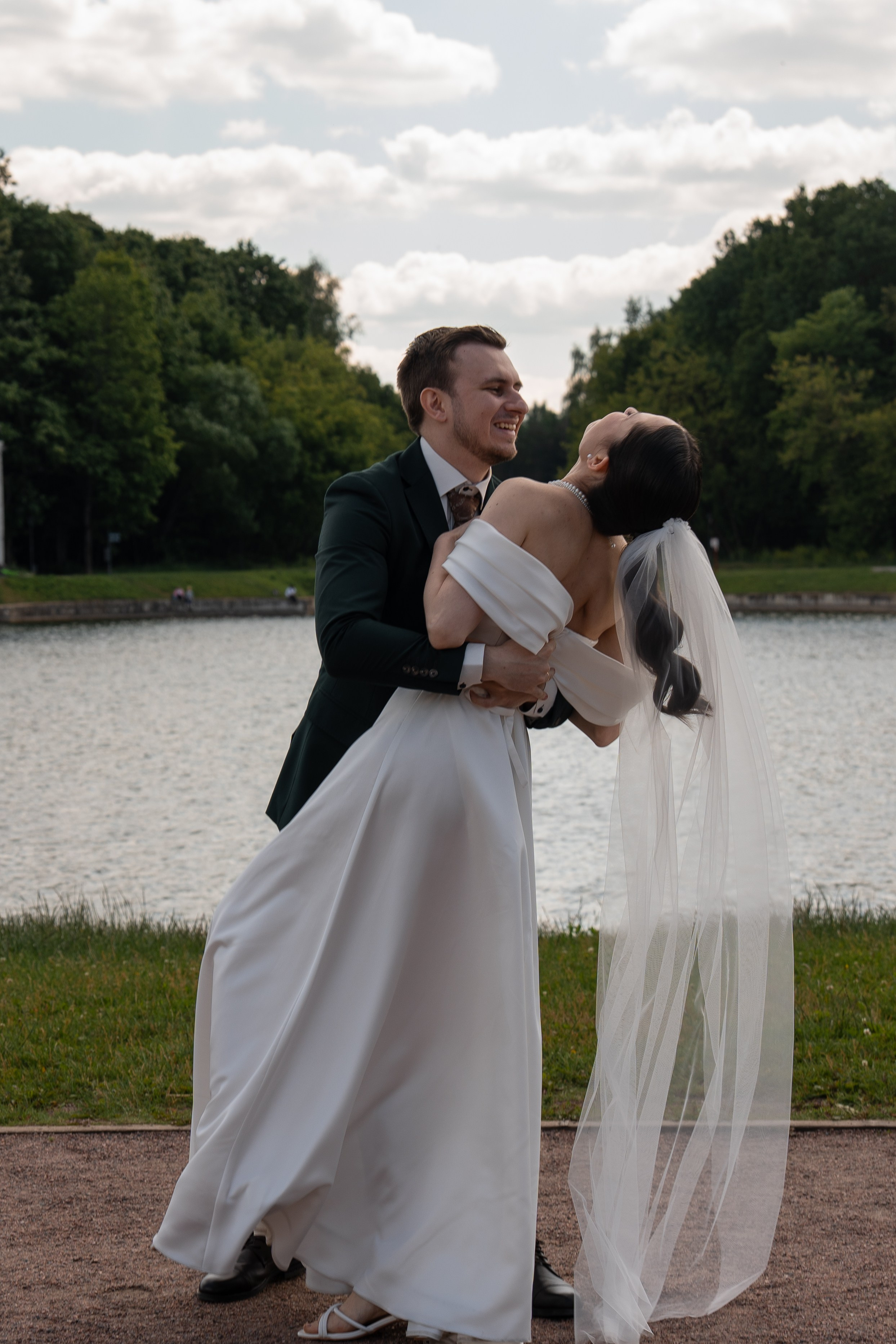 Влад и Илина в Кусково. Свадебный фотограф в Москве Анна Полушина