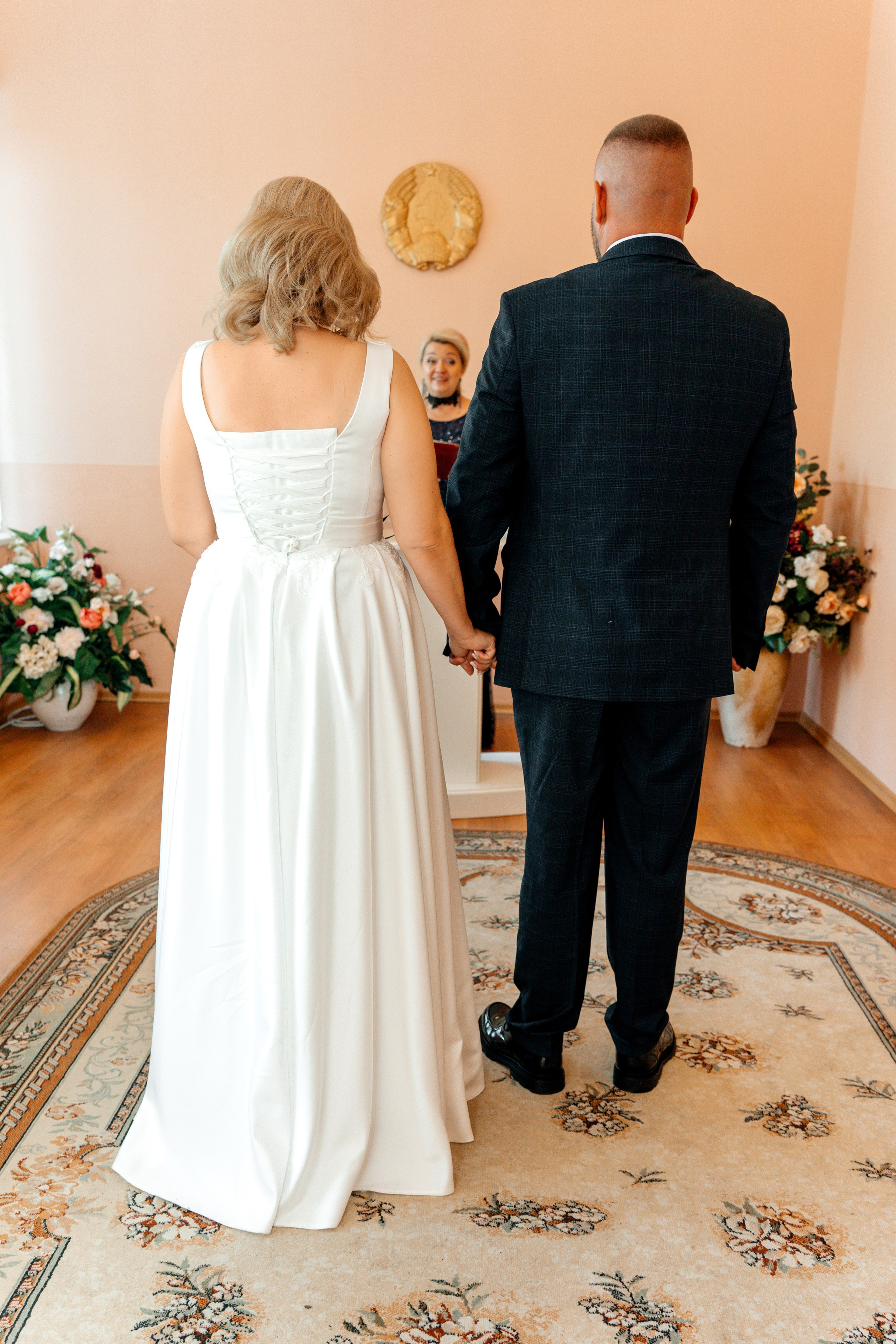 ЗАГС Партизанского района (малый зал). Ваш семейный фотограф в Минске — Вика Трегубова