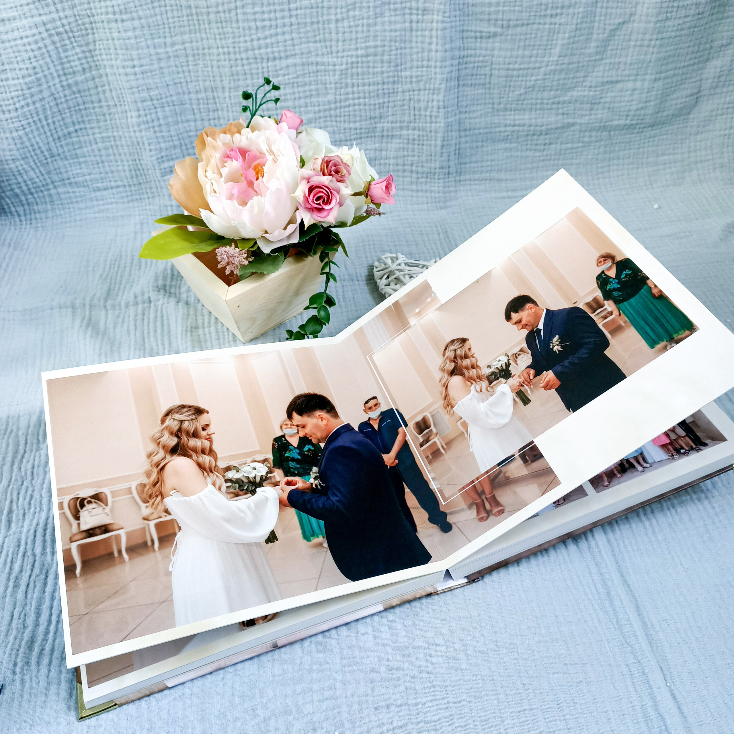 Свадебные и семейные фотокниги. «ФотоЛерия» ФОТОГРАФ ВЫПУСКНЫЕ АЛЬБОМЫ