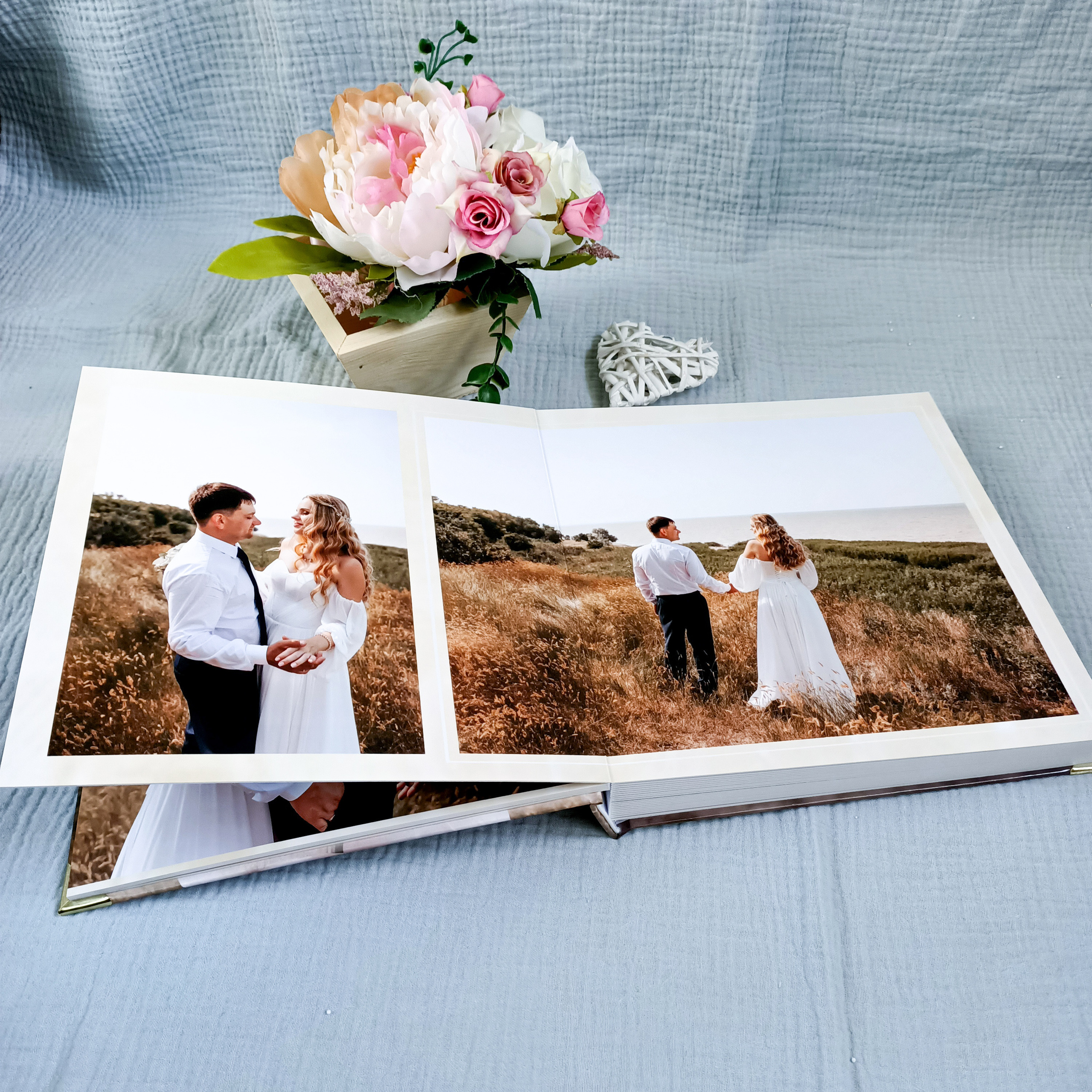 Свадебные и семейные фотокниги. «ФотоЛерия» ФОТОГРАФ ВЫПУСКНЫЕ АЛЬБОМЫ