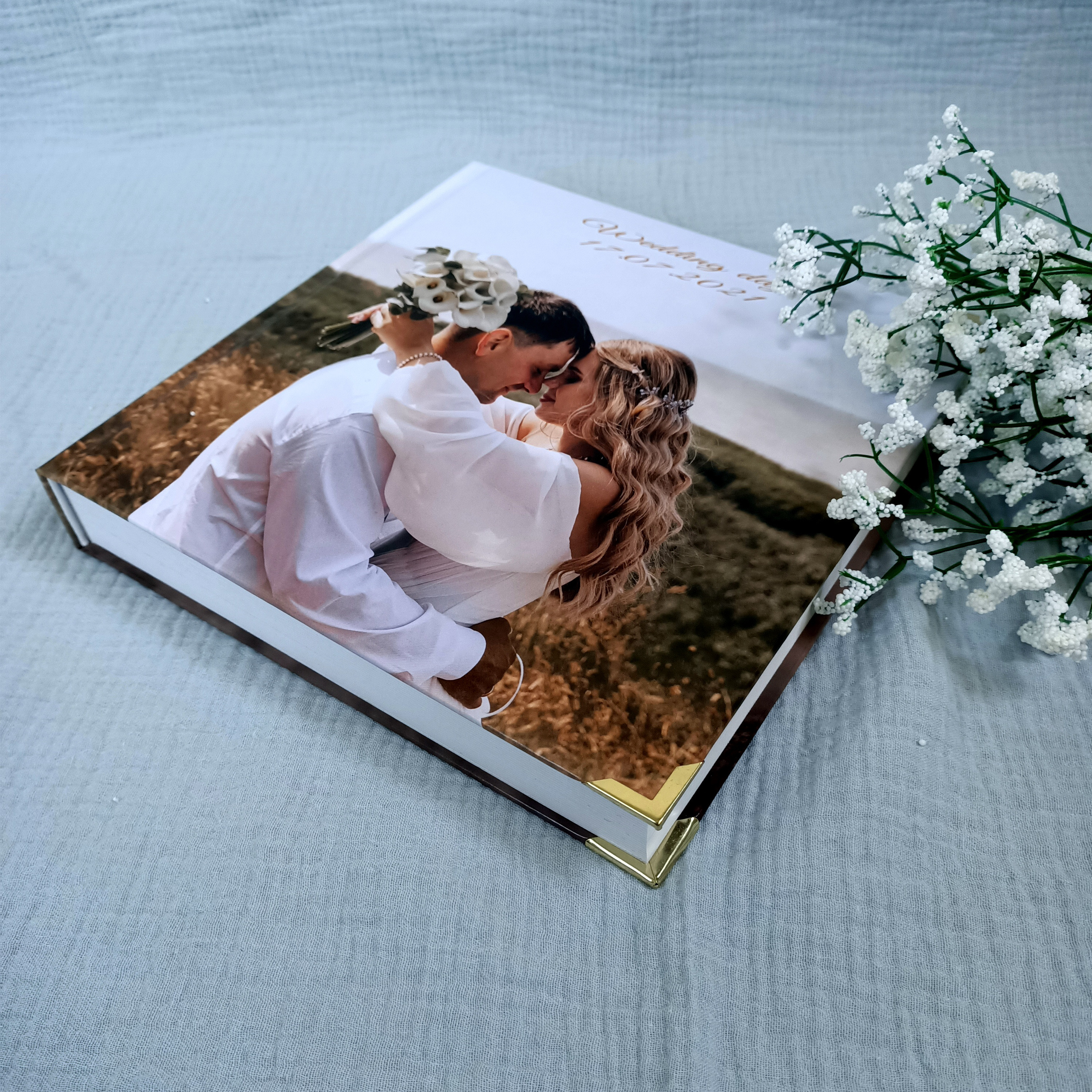 Свадебные и семейные фотокниги. «ФотоЛерия» ФОТОГРАФ ВЫПУСКНЫЕ АЛЬБОМЫ