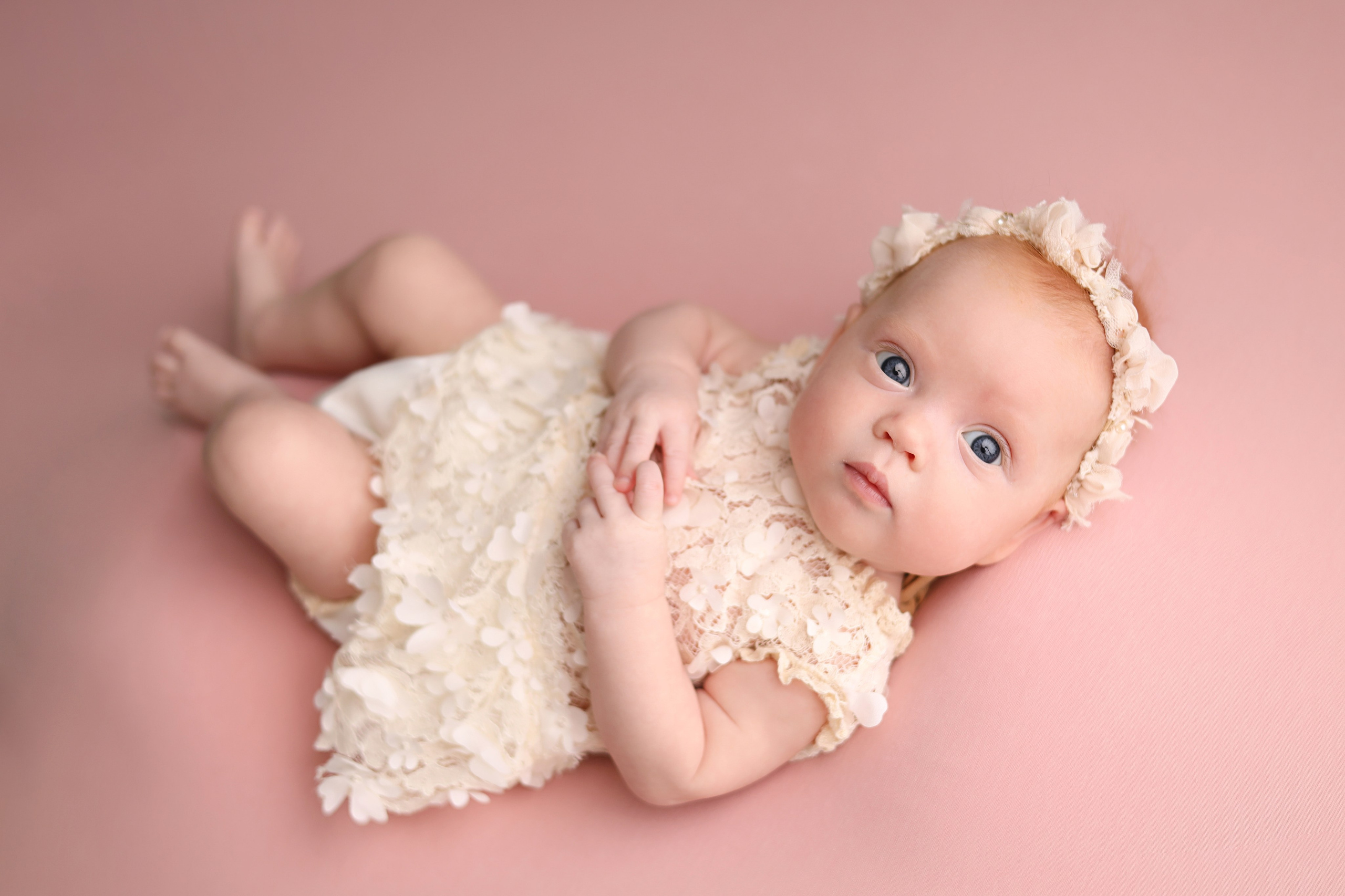 Катюше и Ксении 2 месяца. Фотограф новорожденных Москва. Ньюборн фотограф Москва