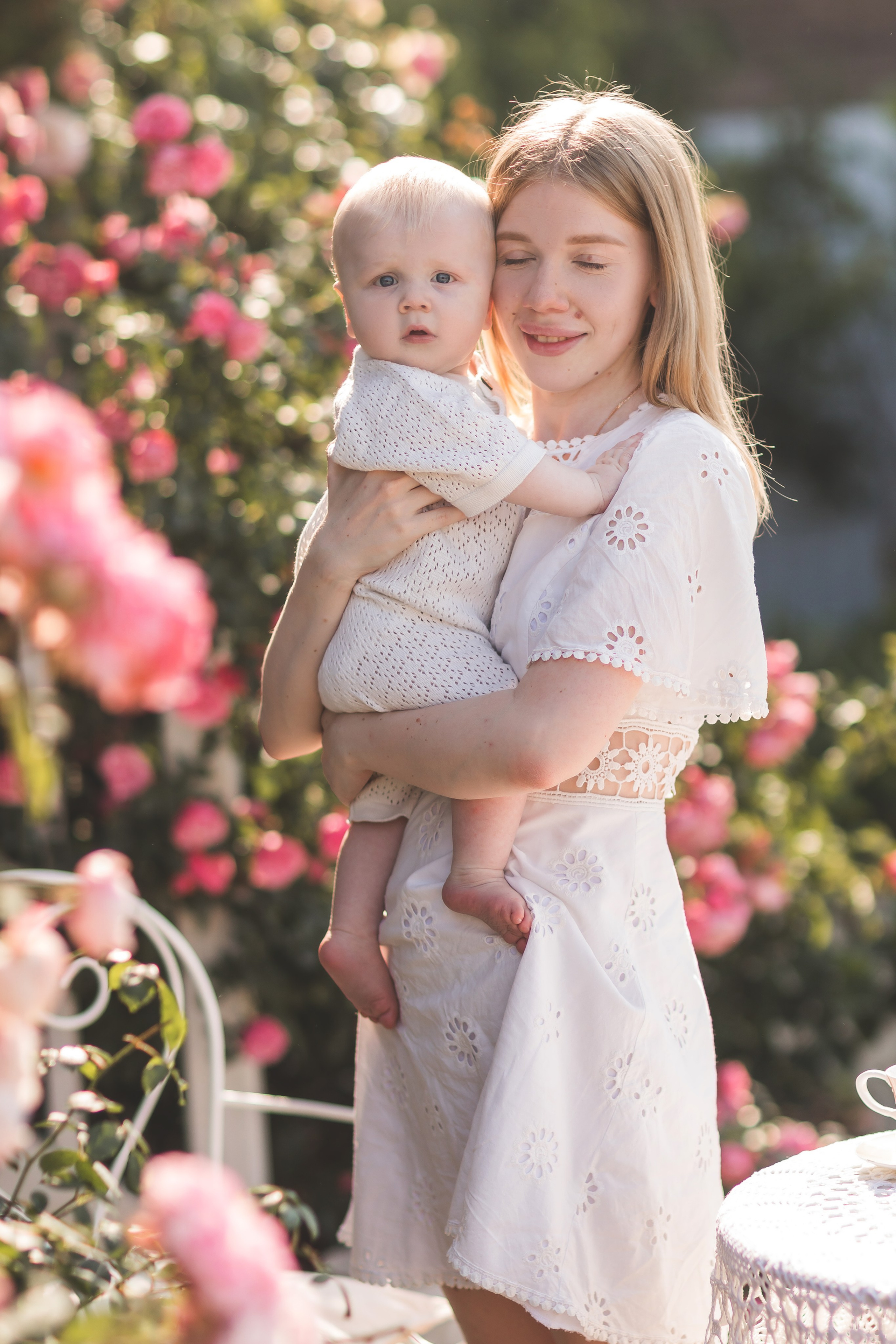 Крыльцо с розами. Семейный и детский фотограф Краснодар Валерия Власенко