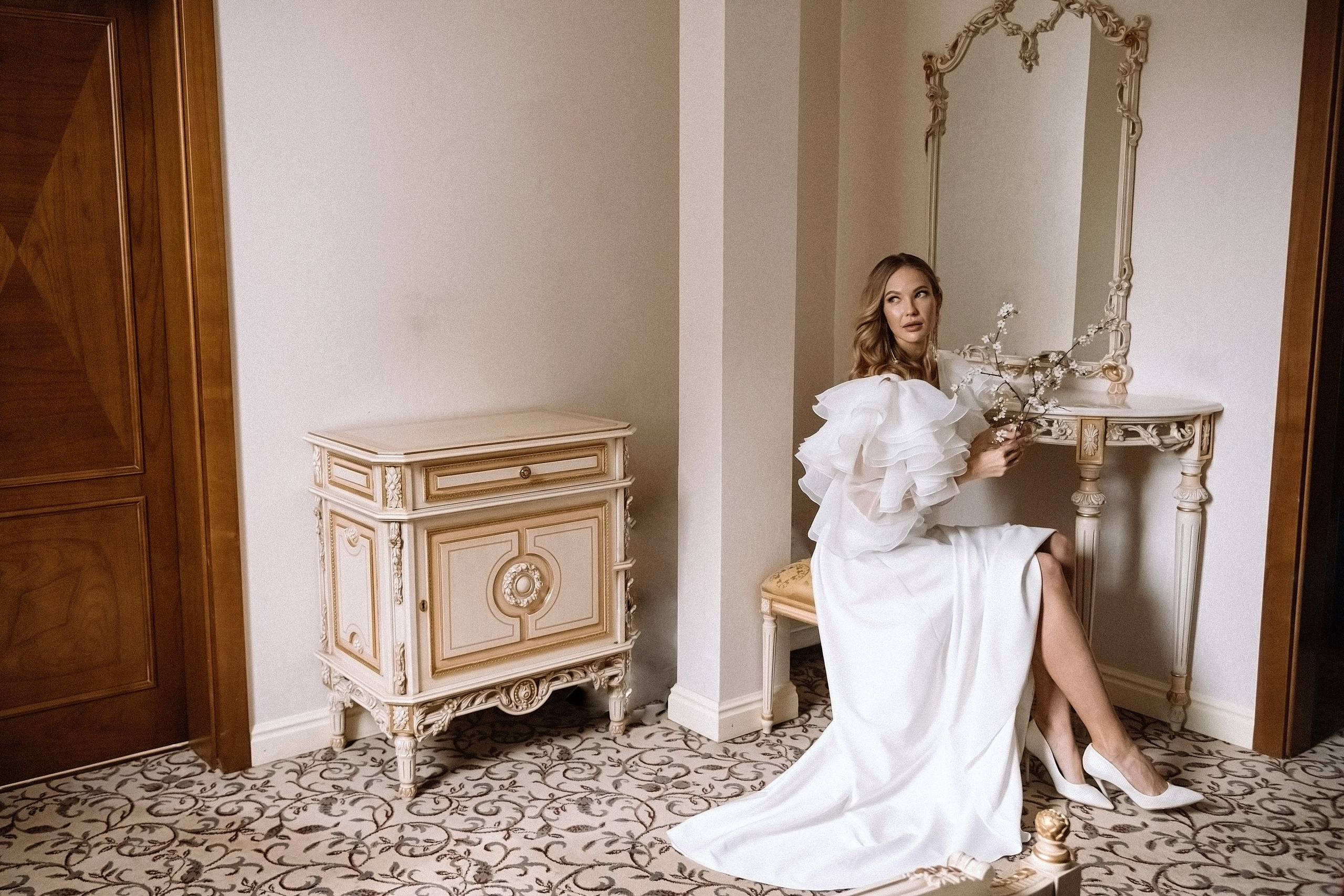 Свадебная фотосессия в отеле RIVIERA SUNRISE RESORT & SPA. Свадебный и семейный фотограф и видеограф, Крым, Москва, Санкт -Петербург