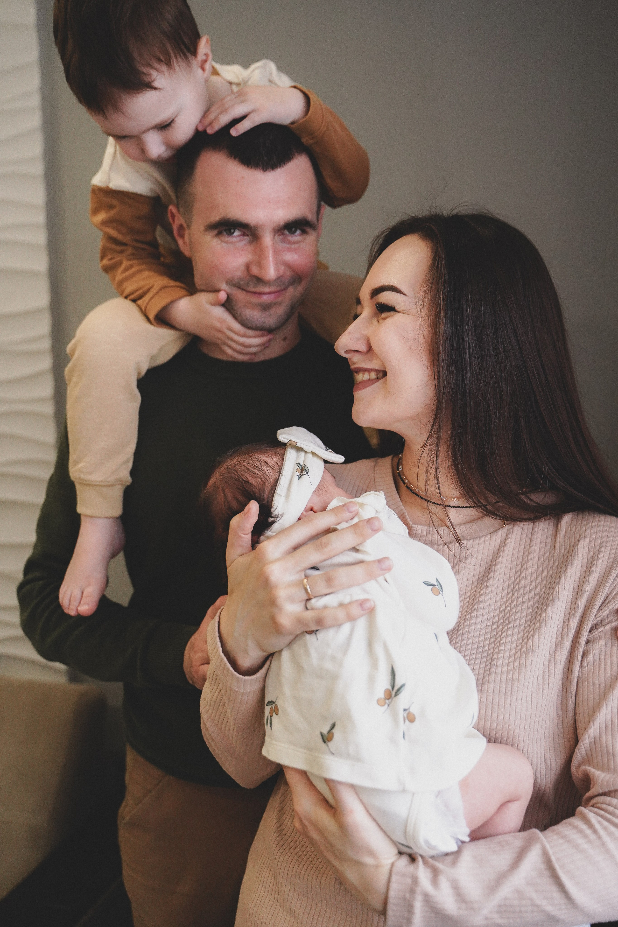 Домашняя фотосессия с младенцем. Семейный и женский фотограф в Краснодаре Анастасия Приймак