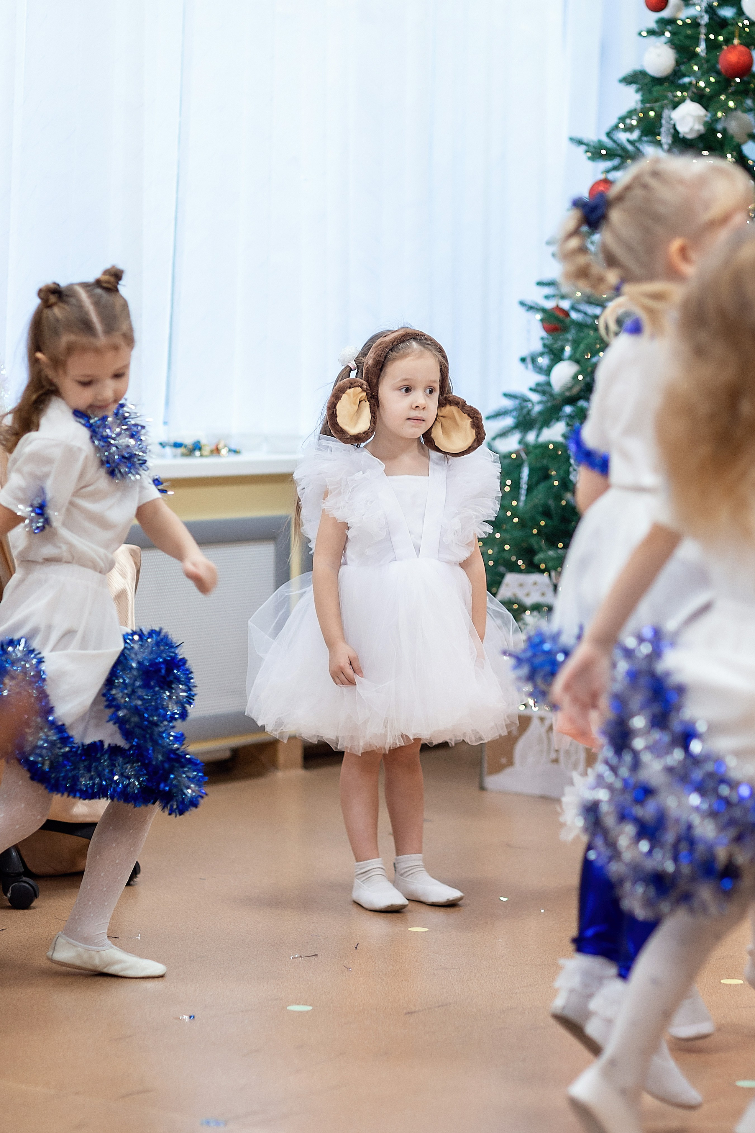 Утренник_"Веселый балаганчик» 2024. Семейный фотограф в Санкт-Петербурге