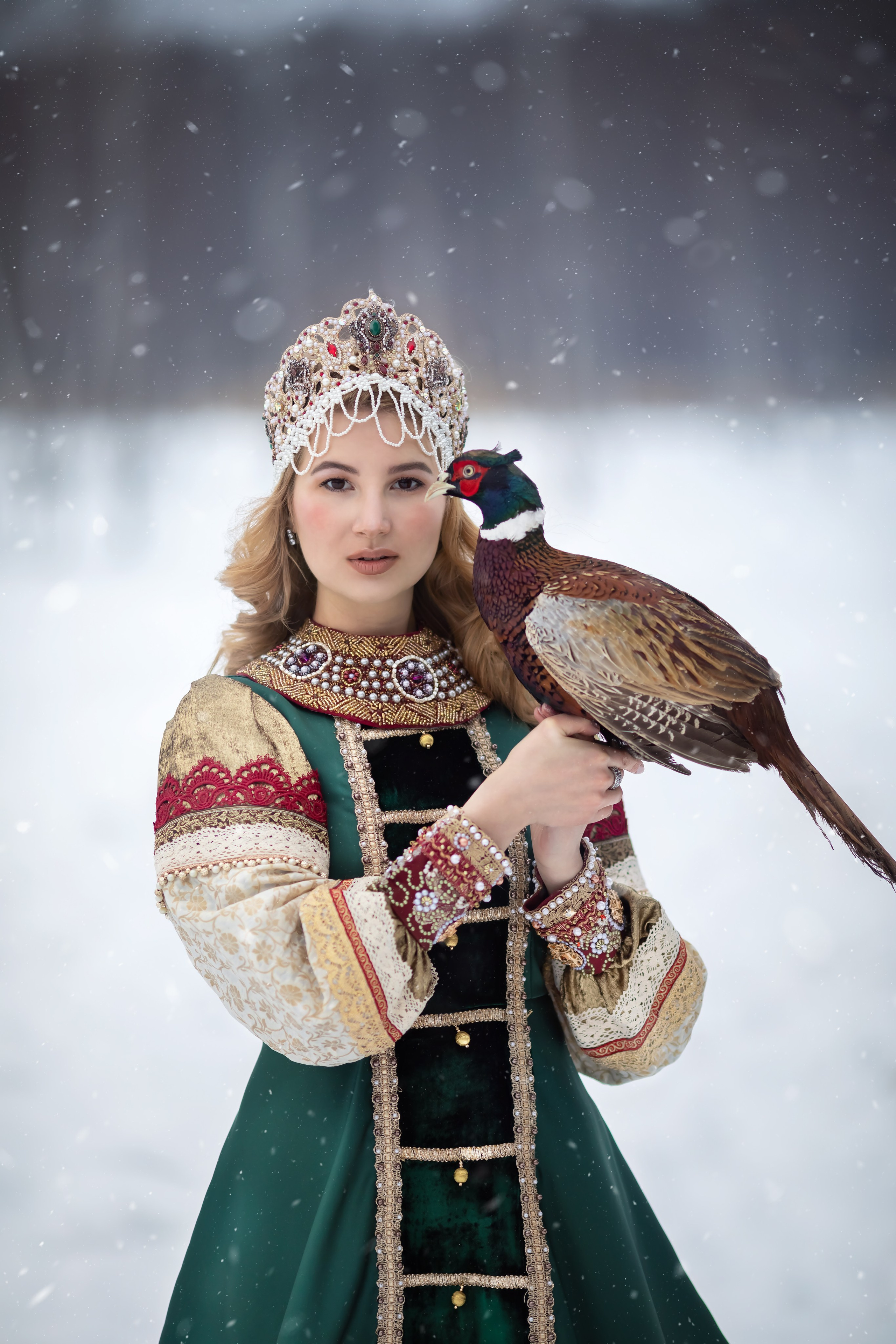 A15. Дизайнер костюмов и украшений, фотограф