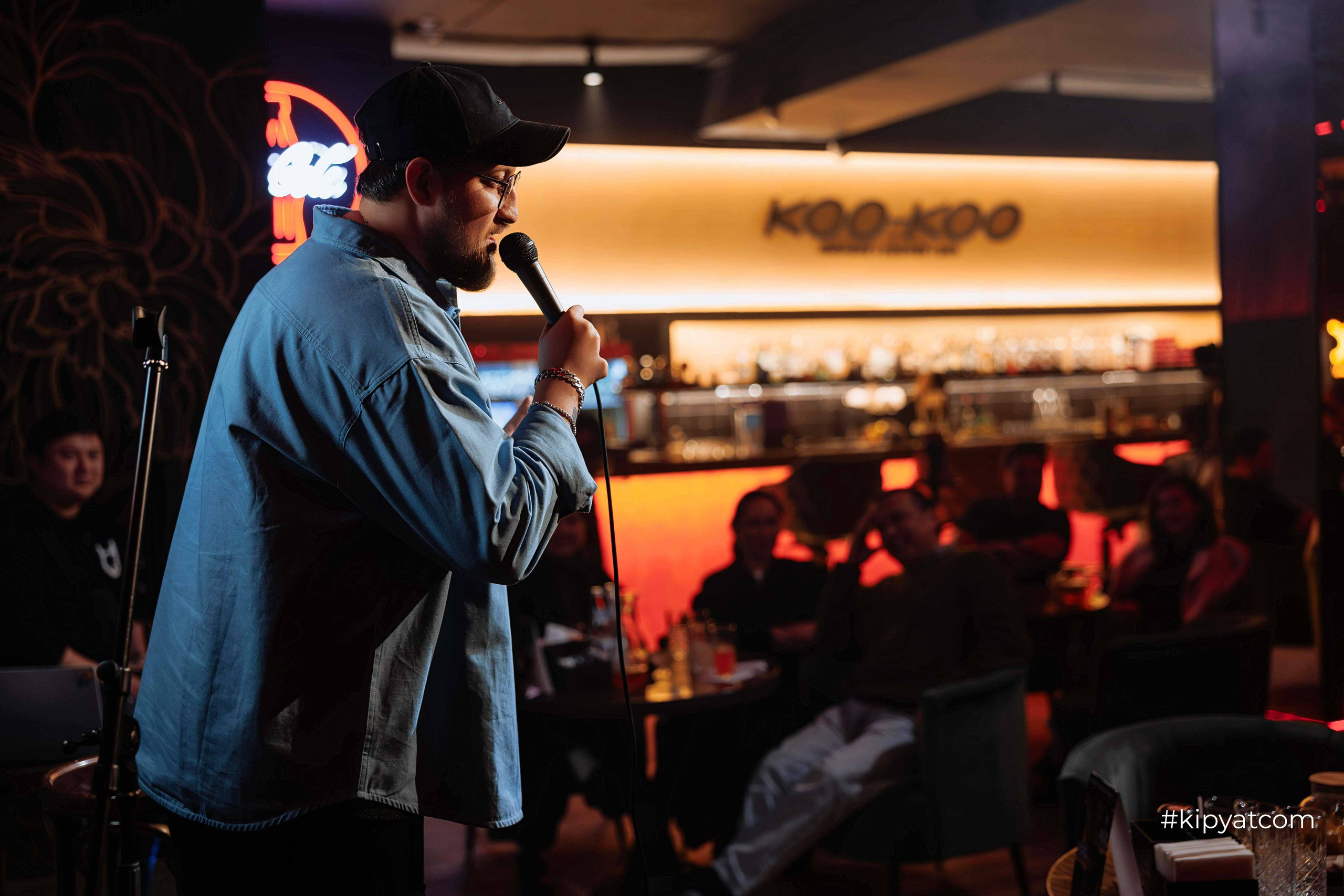 Сольный стендап концерт Александра Меркуль