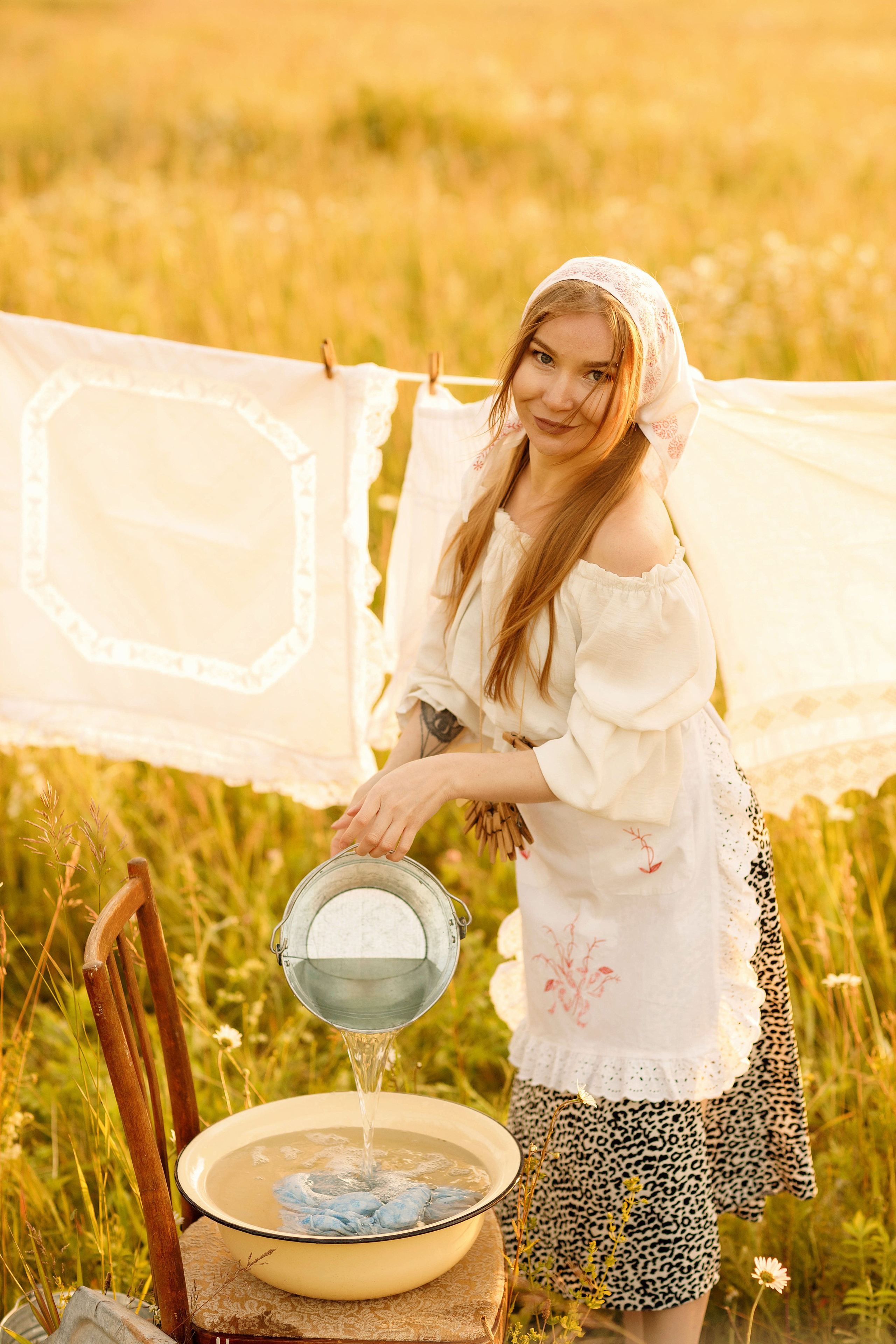 Тематическая фотосессия «Стирка» с Ларисой совместно с Ириной Павловой. Портретный и репортажный фотограф в Чебоксарах Андриян Чаркин