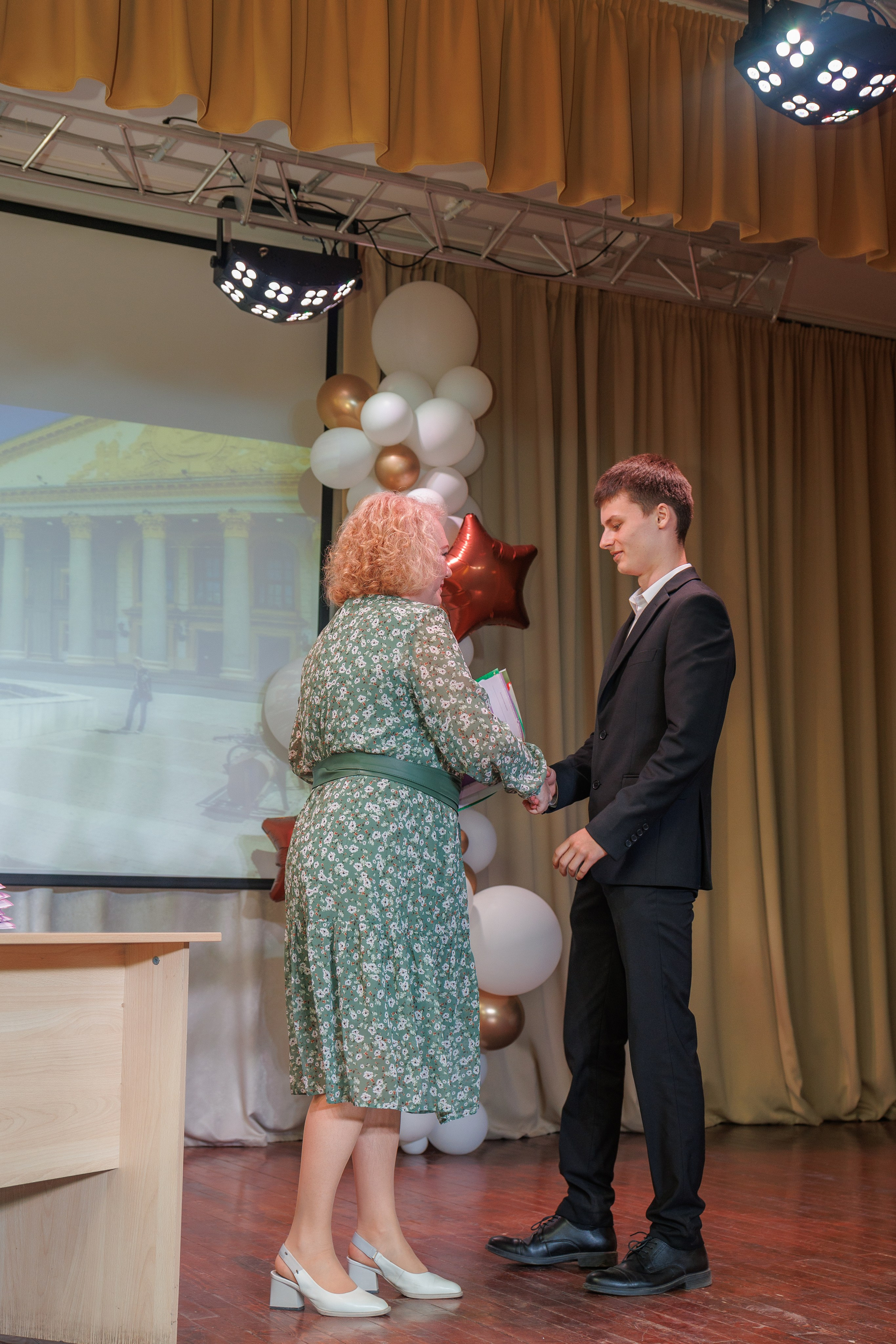 Вручение аттестатов. Свадебный и семейный фотограф в Новосибирске Ирина Дорошкова