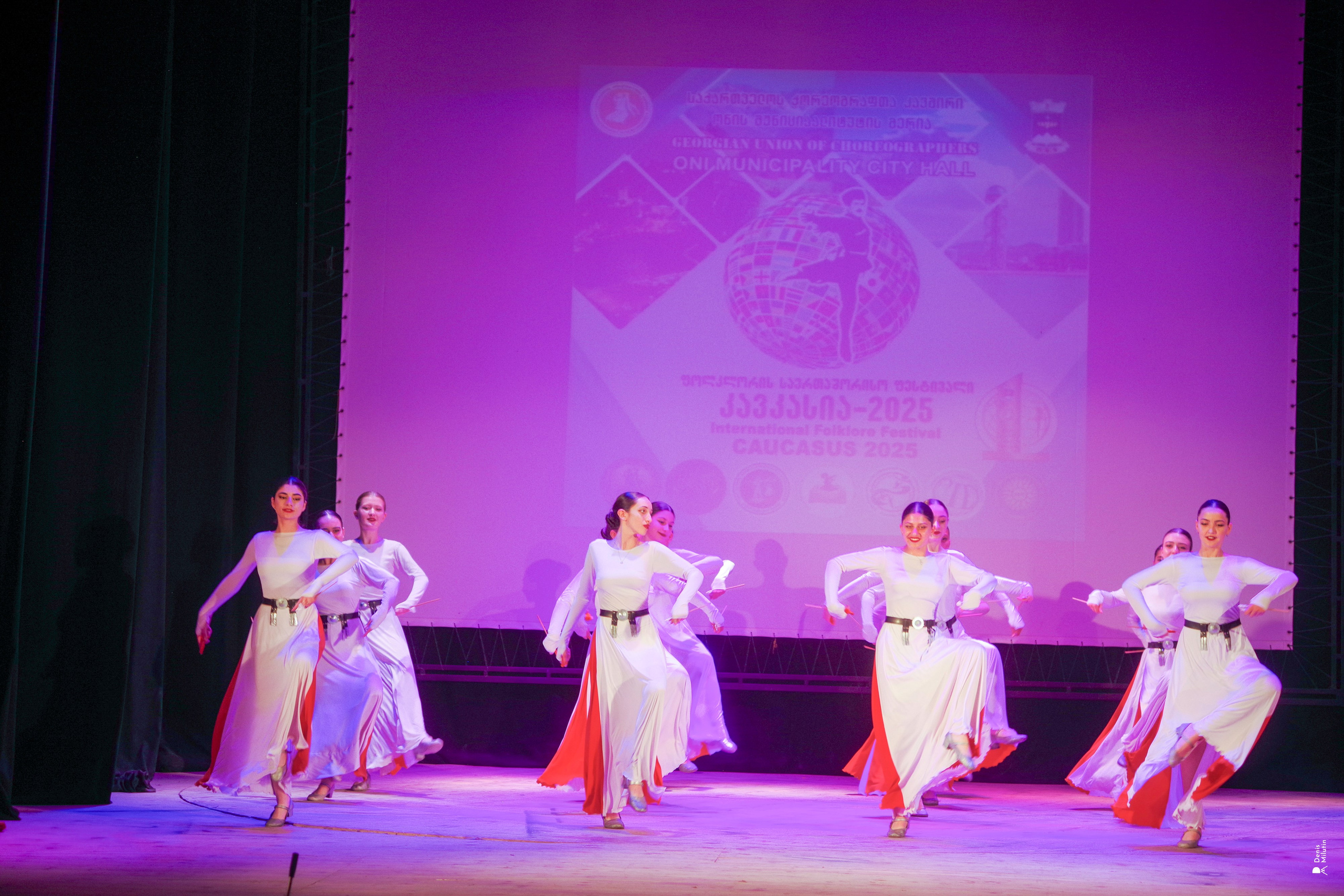 Танцы в прекрасном Они. Портретный фотограф Денис Милютин