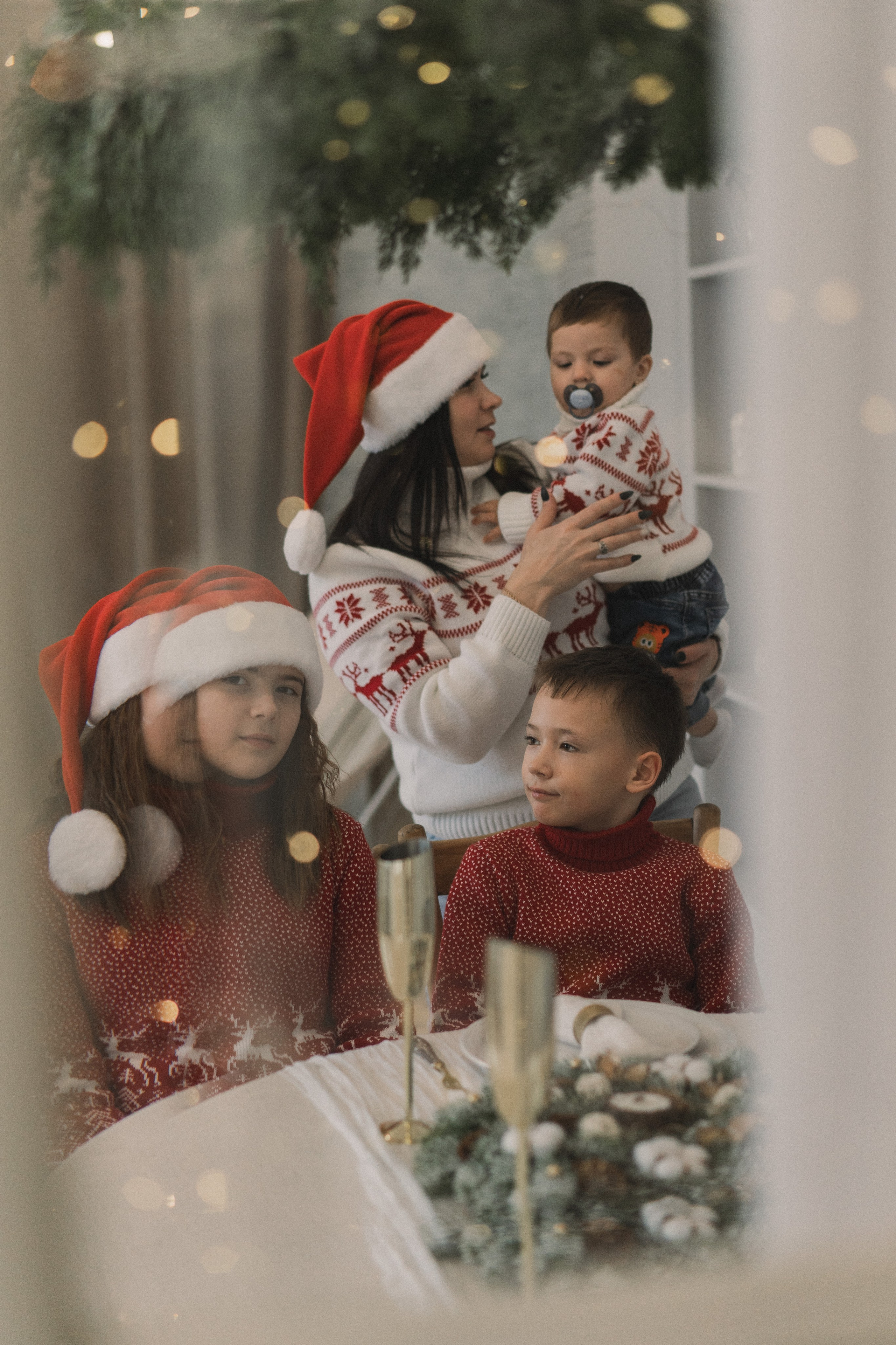 Новогодняя фотосессия мамы и трех детей в студии ВиллаНина. Семейный фотограф Екатеринбург Татьяна Девятых