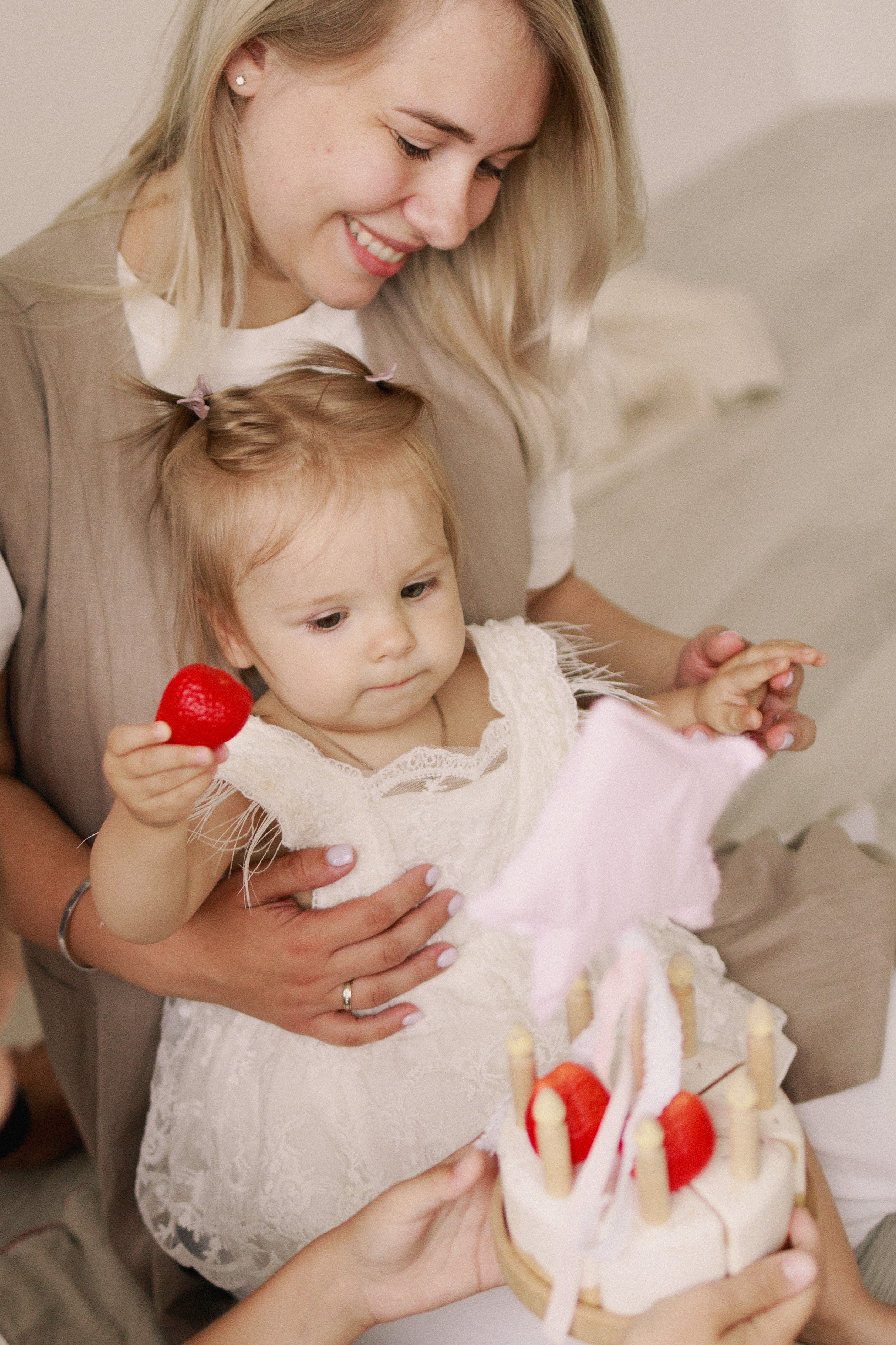 Семейная фотосъемка на годик. Семейный видеограф в Москве Элина Ладова