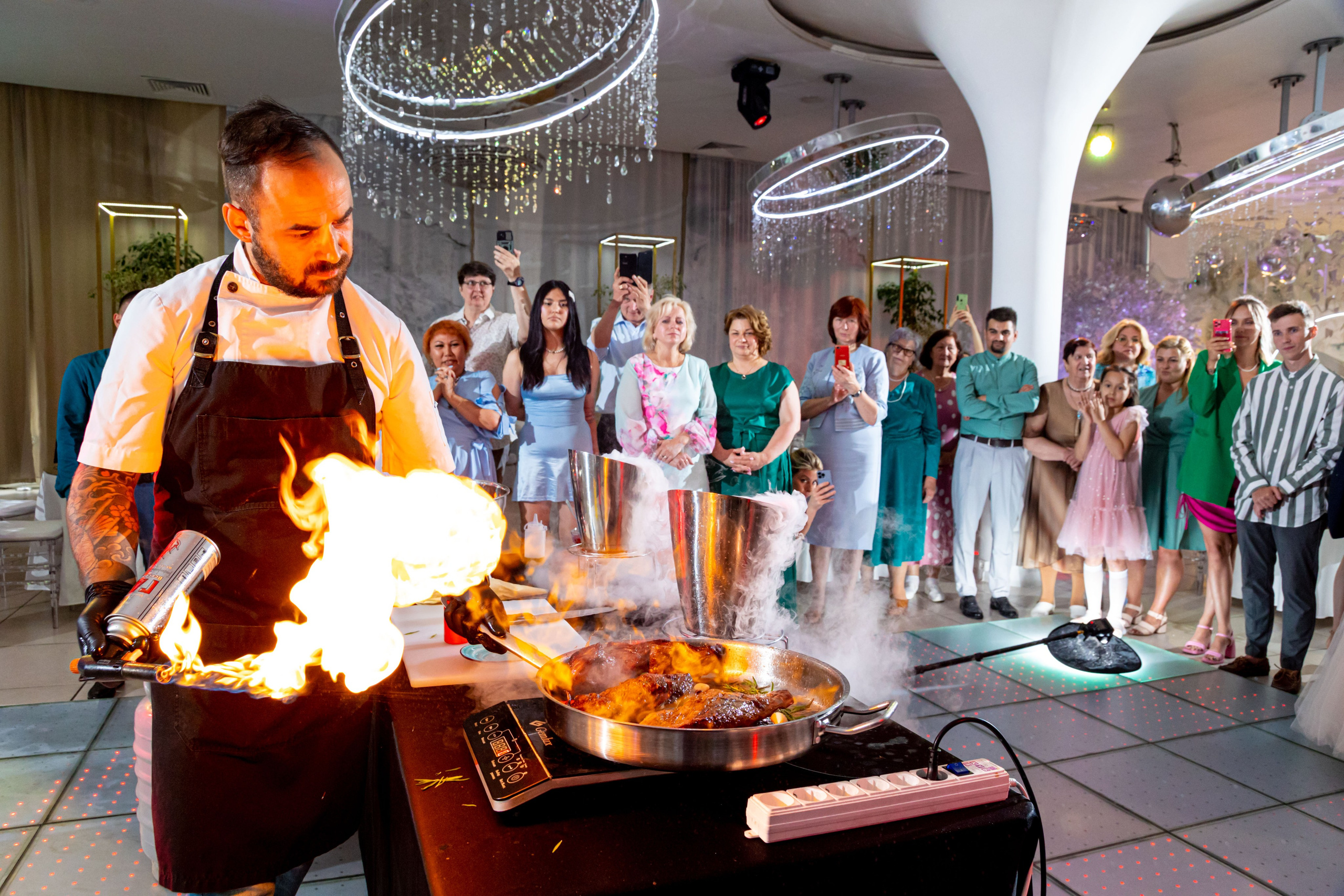 Фотограф на банкет свадьбы, юбилея в Санкт-Петербурге. Фотограф на праздник, корпоратив, День Рождения и Юбилей в г. Санкт-Петербурге Алексей Анкушев