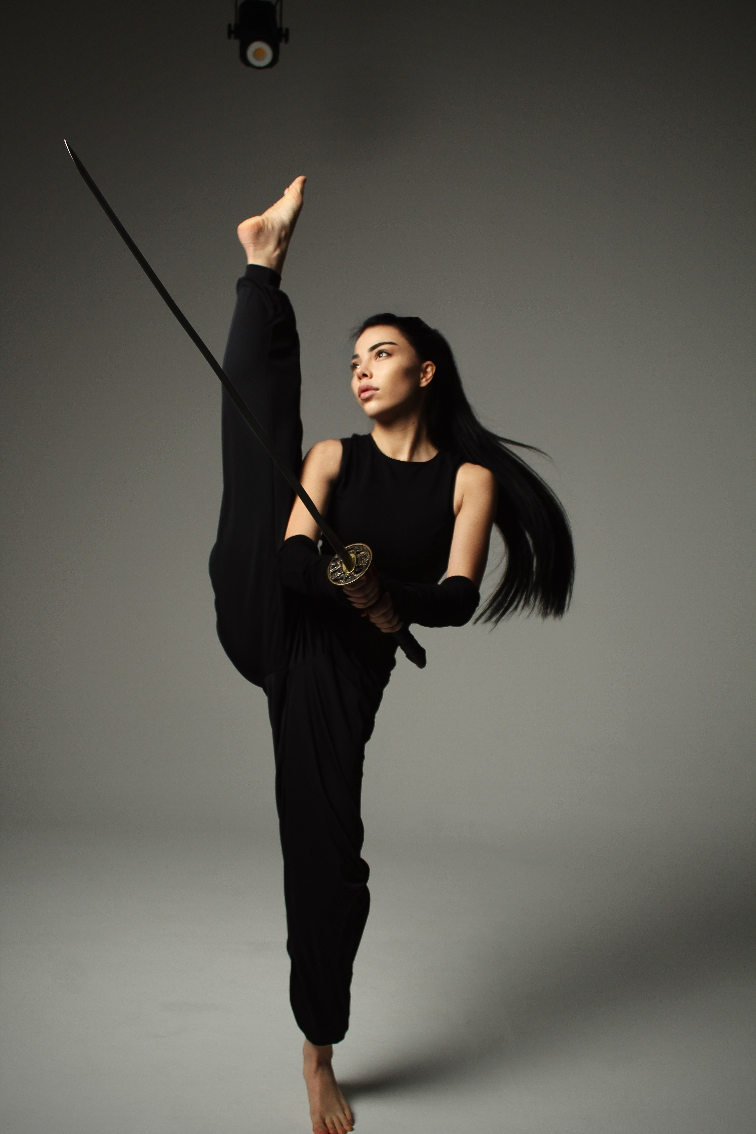 Студийная с катаной. Агунда Хумарова