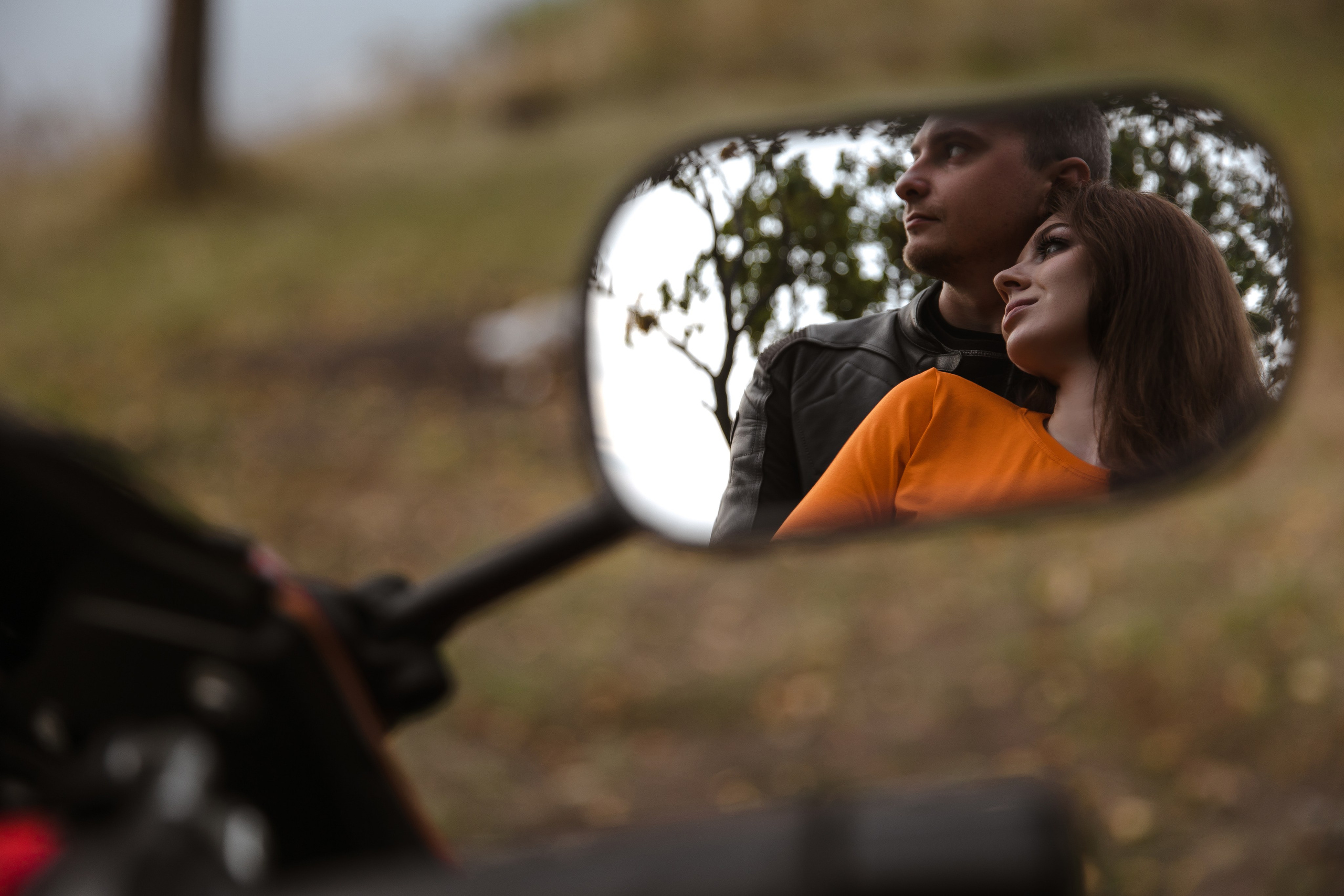 Фотосессия лавстори с мотоциклом на природе. Свадебный и семейный фотограф в Самаре и Тольятти | Елена Топанцева