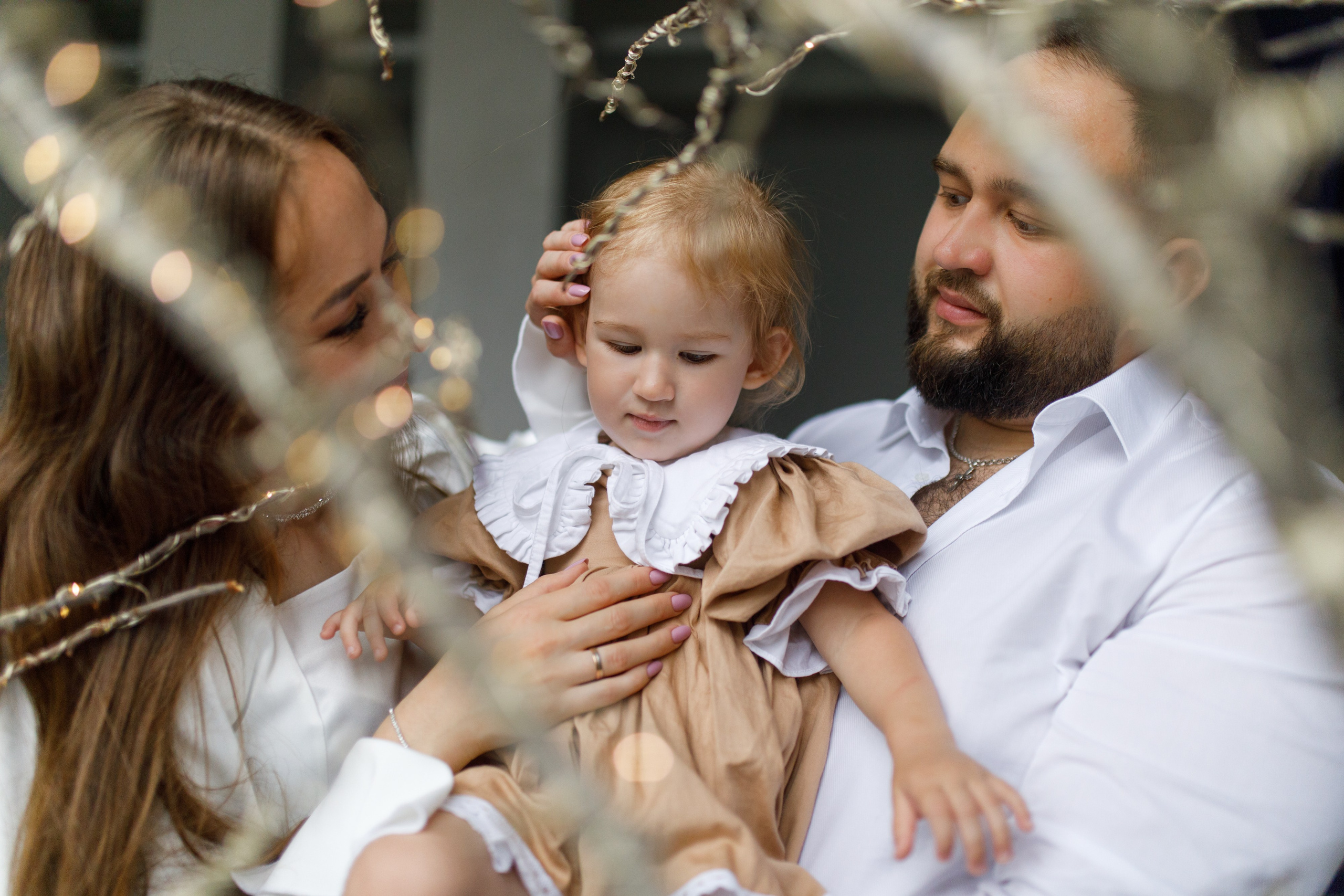 Семейная фотосессия в студии 2 года Валерии. Фотограф в Уфе Ирина Идрисова
