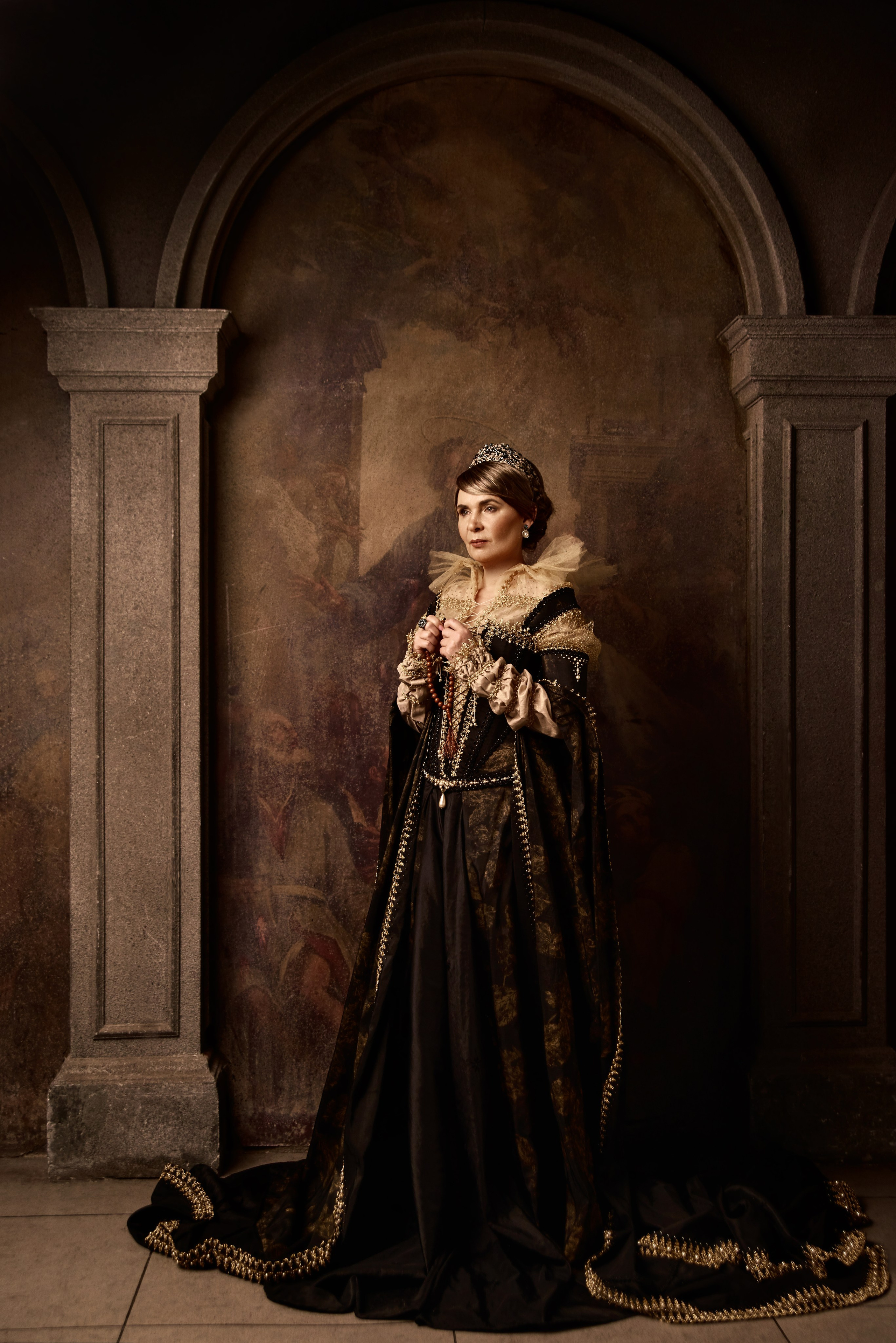 Тематическая фотосессия в костюме XVI века, фотостудия MOMENTOFBEAUTY