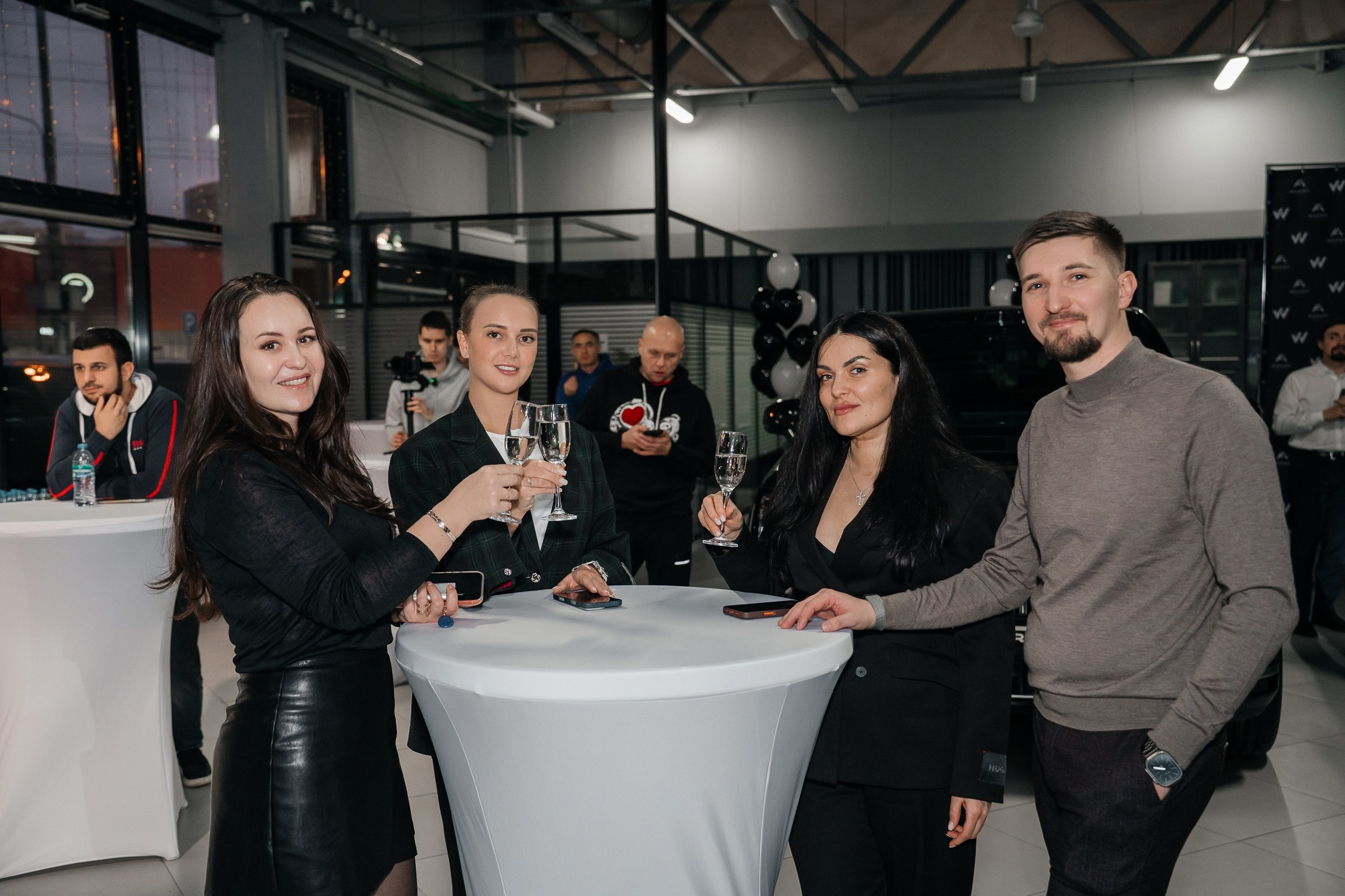 ПРЕЗЕНТАЦИЯ АВТО В FAKER AUTO GROUP. Семейный и репортажный фотограф в Москве Оксана Шилова