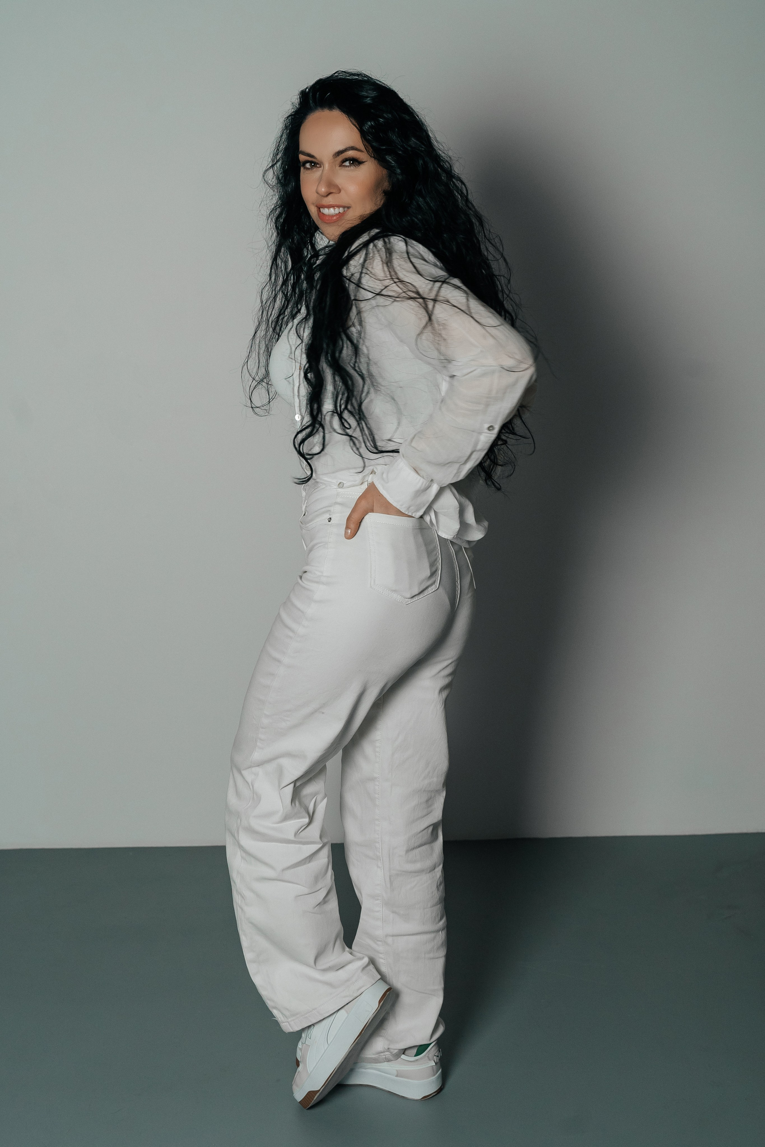 Съемки в интерьере студий. Виктория Алпеева — фотограф по любви