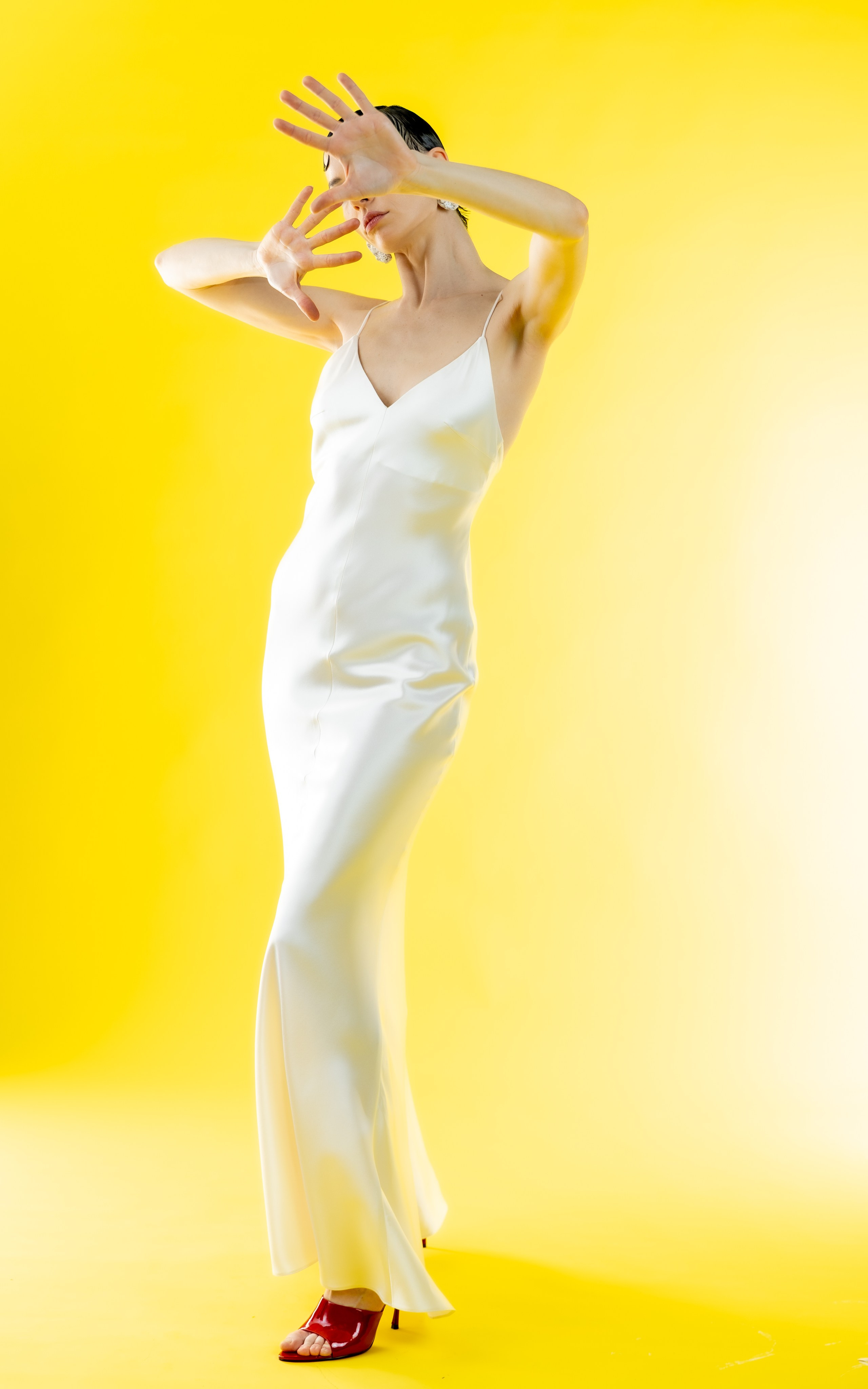 Позинг в действии. Студия фото, видеографии и мультимедийного дизайна в Москве Multi Frame Studio