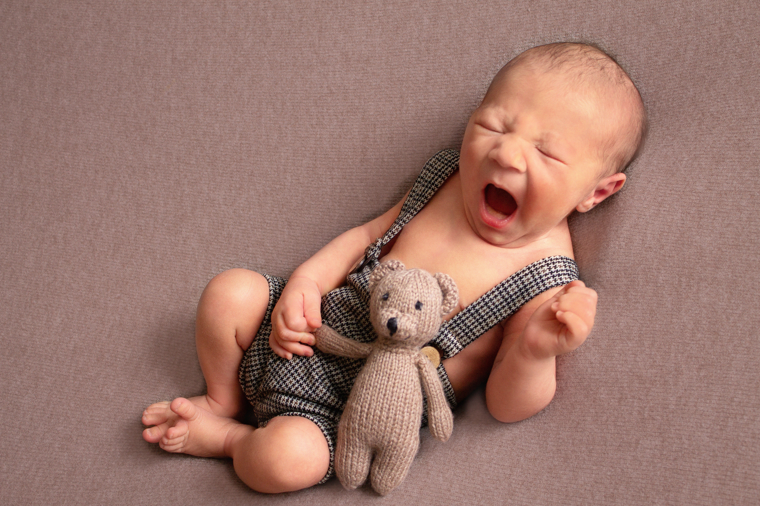 Классическая фотосессия малыша. Фотограф новорожденных малышей в Омске и Омской области Эльвира Камаева