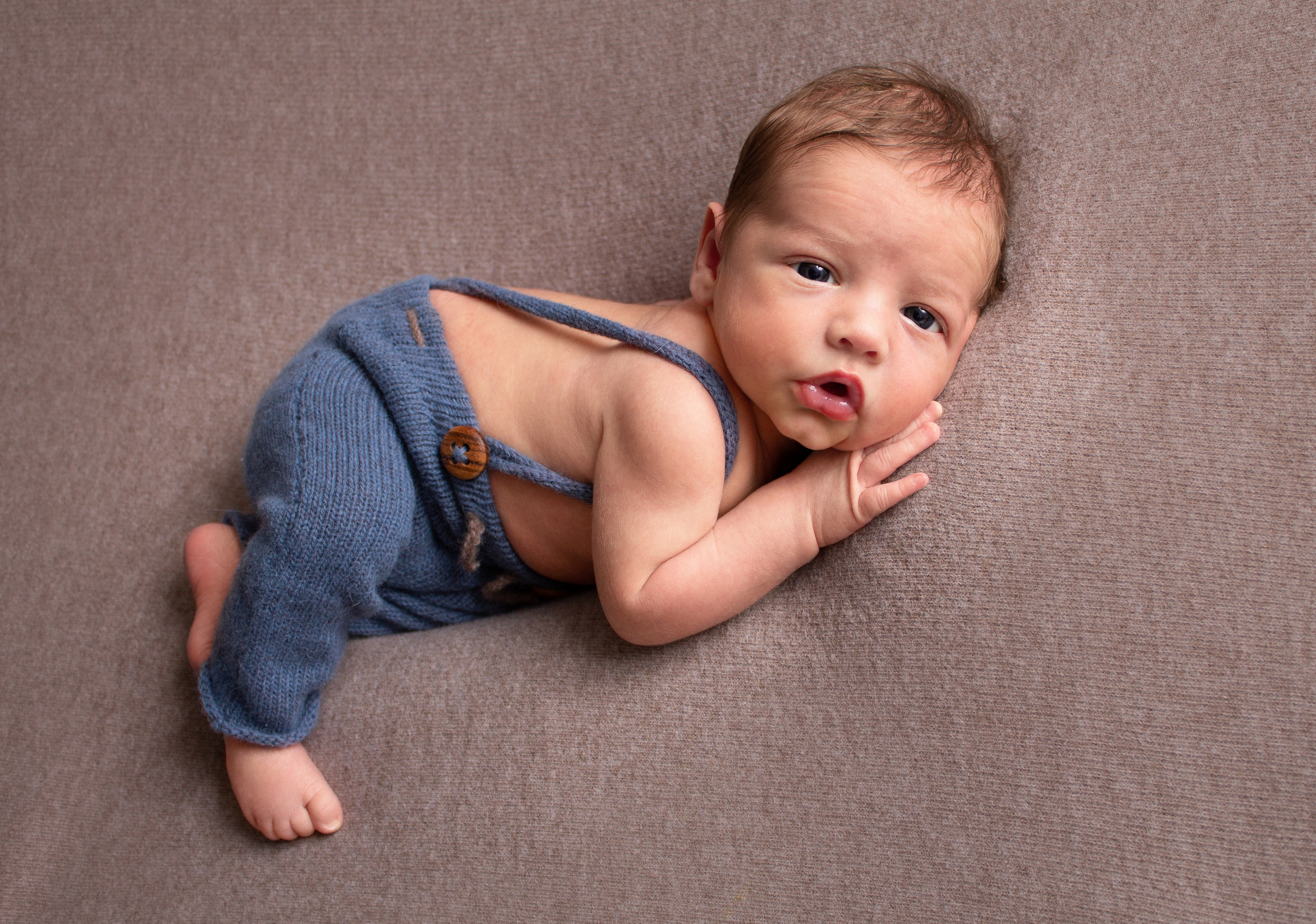 Классическая фотосессия малыша. Фотограф новорожденных малышей в Омске и Омской области Эльвира Камаева