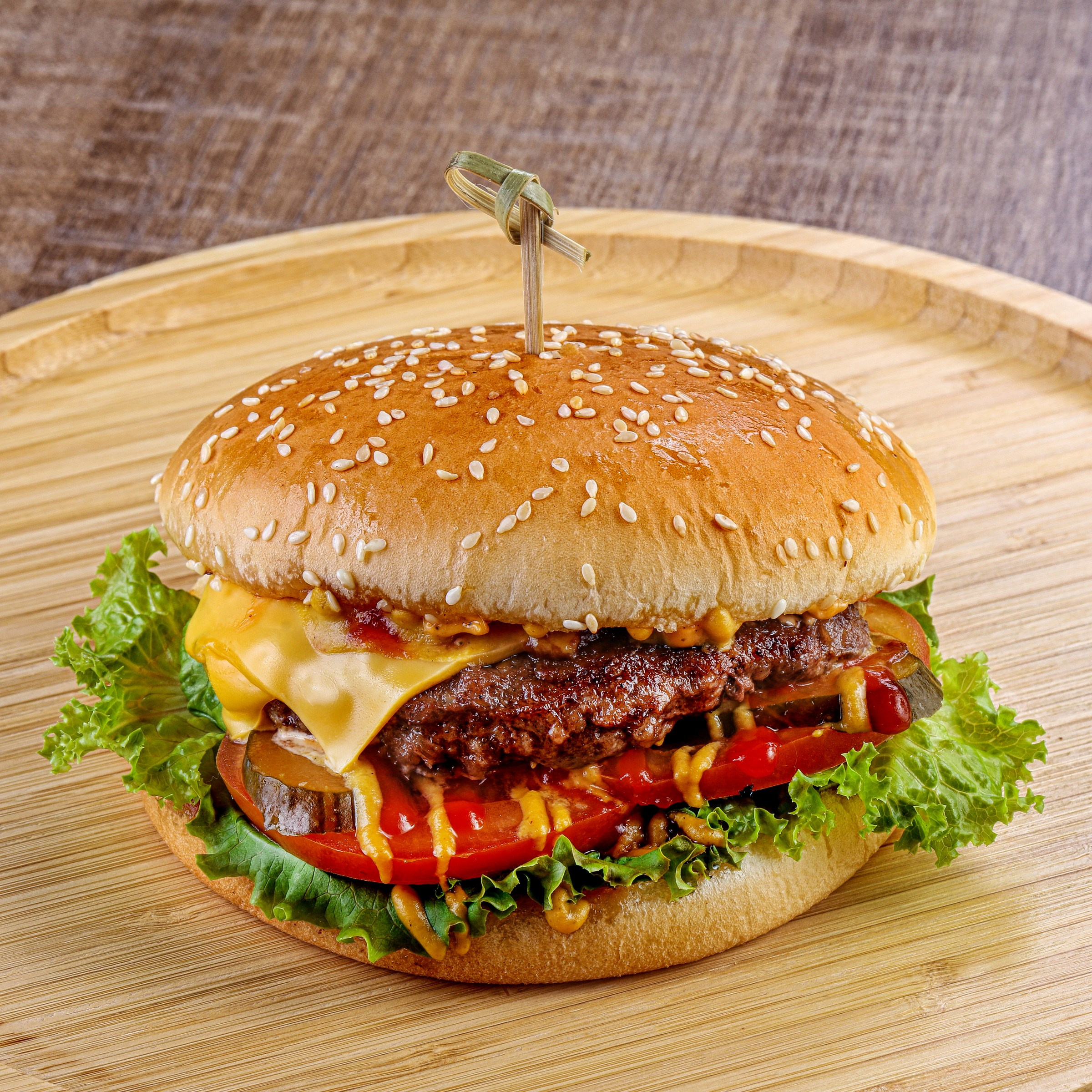 Фотосъемка бургеров и гамбургеров. Заказ по тел.: +7 (906) 006-90-22. Фуд-фотограф Андрей Старостин — съемка еды в Москве. 9000 руб. в час