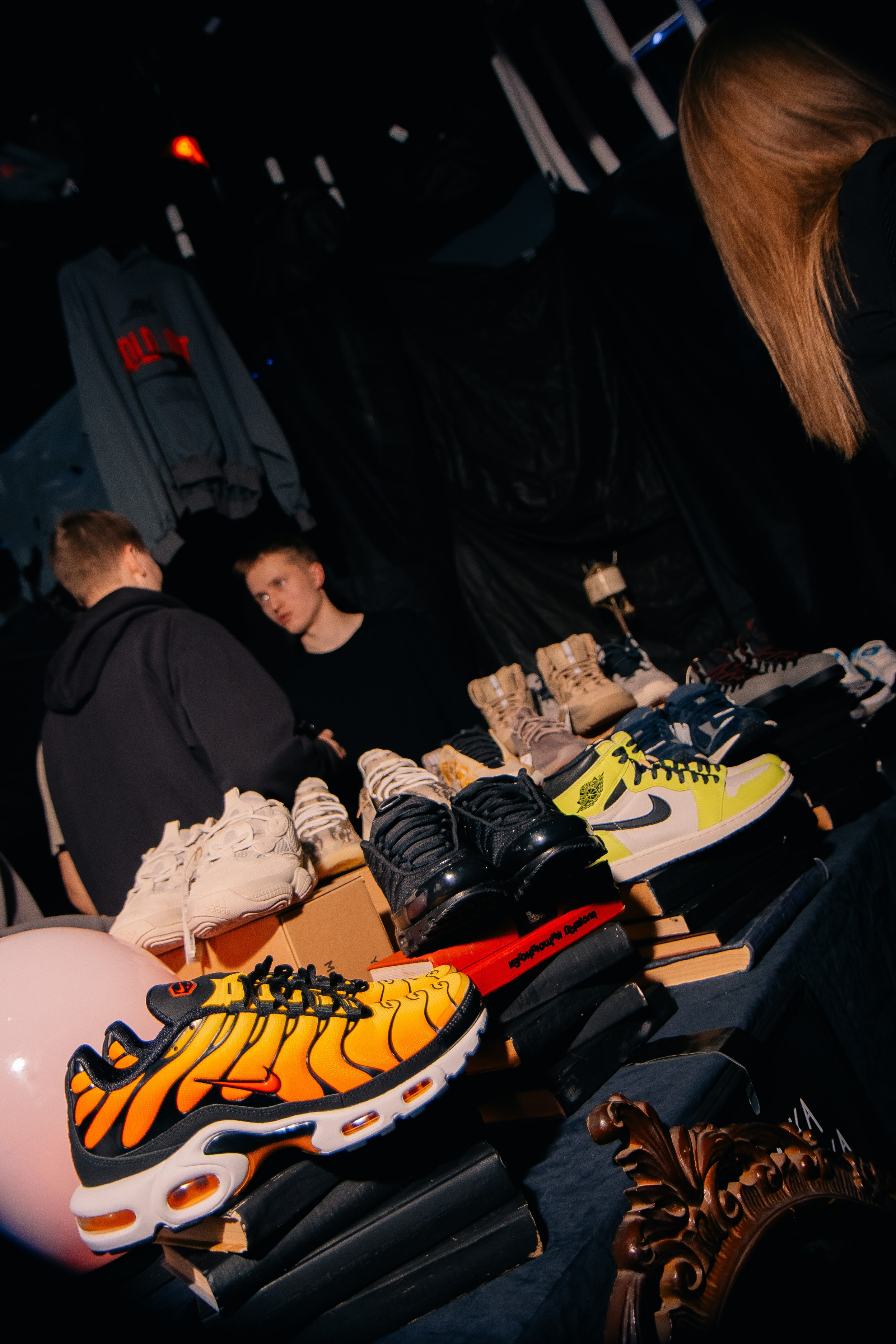 Тусовки. Фотограф Егор Огородов