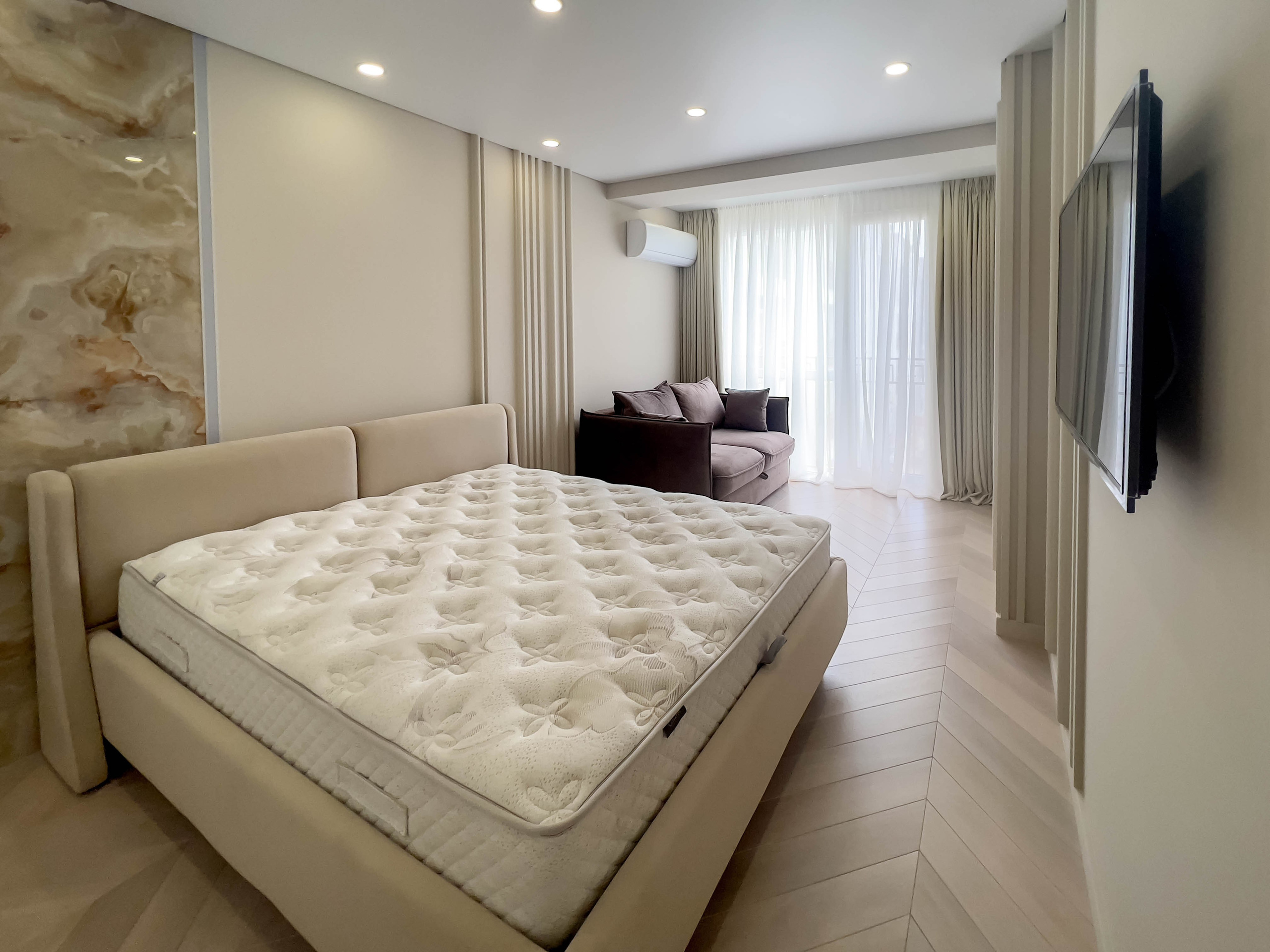 Flat. Fotograf Dmitrii Donets