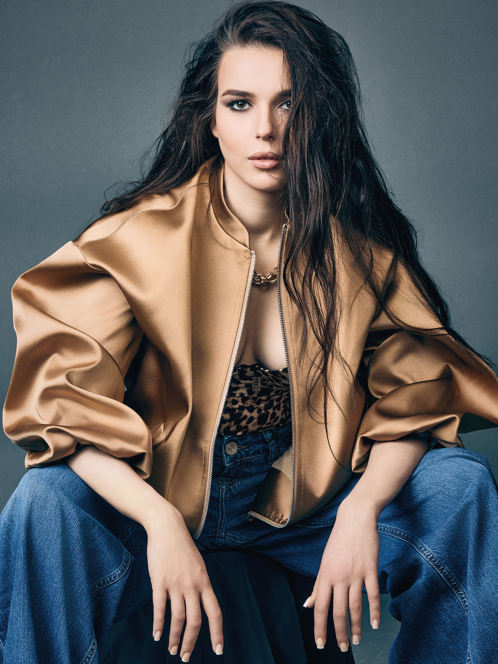 Сессия для журнала "Дорогое удовольствие" (октябрь-ноябрь 2025). Стилист / продюсер съемки: Анна Добрынина. Визаж: Алёна Мирошниченко. Модель: Владислава. Одежда: Силуэт. Фотосессия в Efimov Studio. Портретный фотограф во Владивостоке Сергей Ефимов. #СергейЕфимовФото