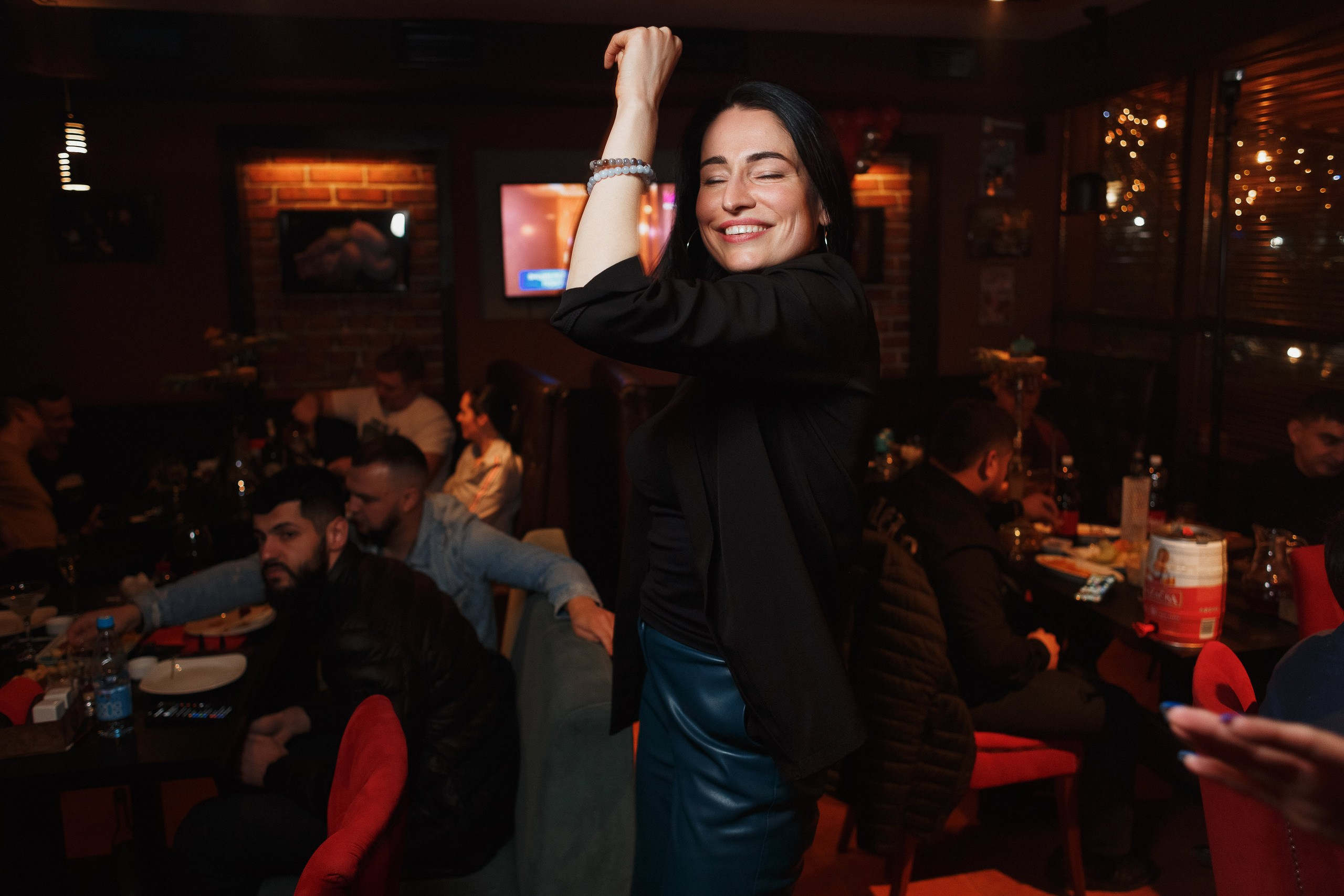 Захватывающий вкус и атмосфера: кальянная в Таганроге Бейкер Стрит. Свадебный и семейный фотограф в Таганроге Бакарюк Антон