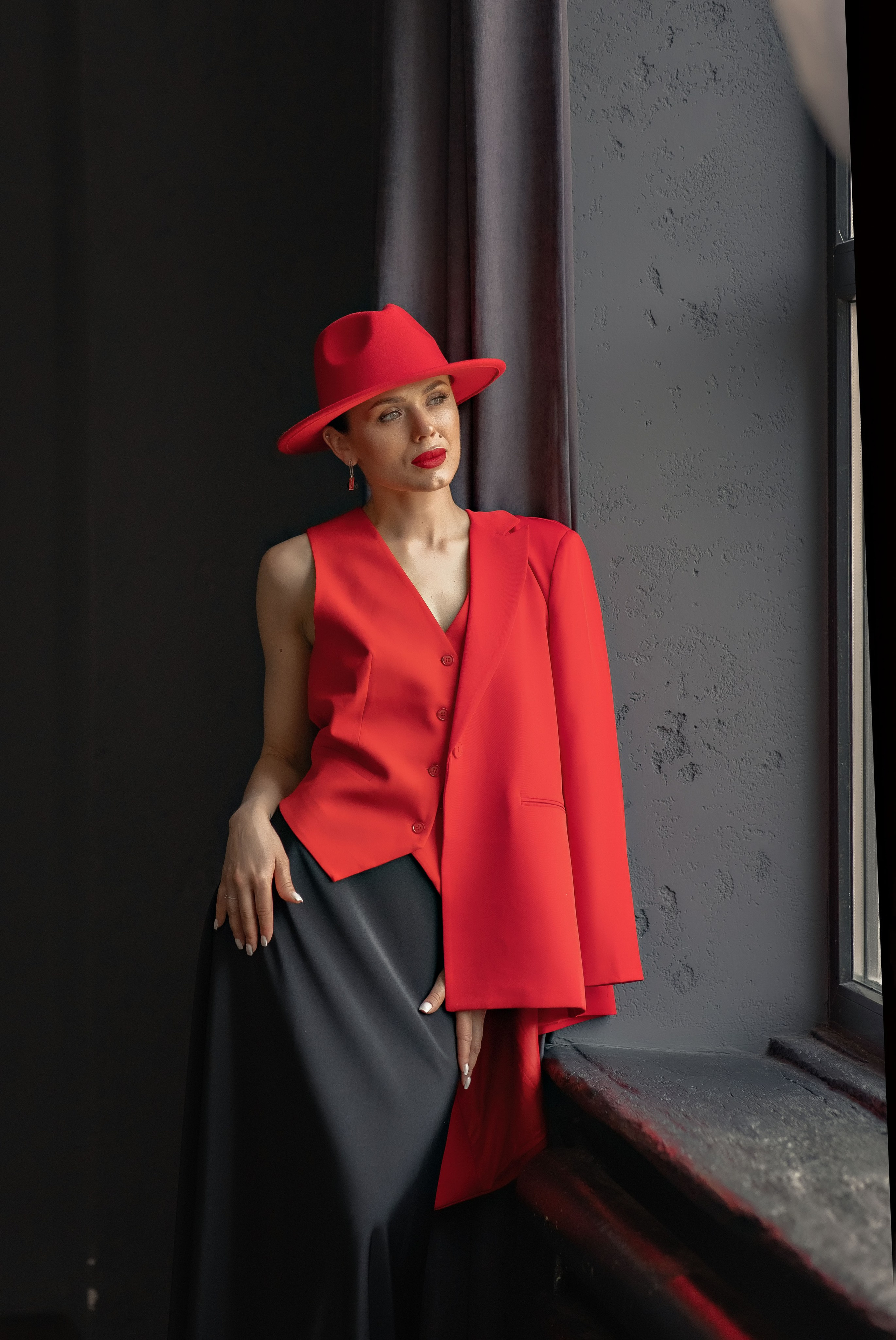 Женский портрет. Фотограф-стилист Крым Прокат одежды в Крыму. Фотосессии в Крыму