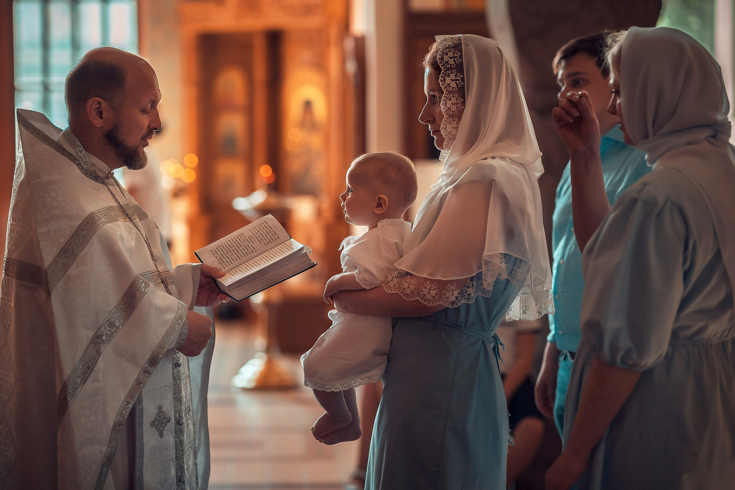Крещение малыша. Фотограф на Крещение и Венчание в Красноярске Рамазанова Юлия