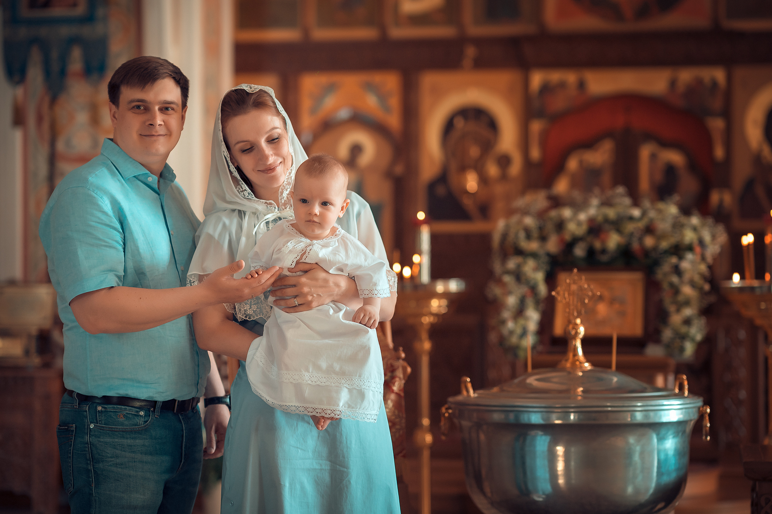 Крещение малыша. Фотограф на Крещение и Венчание в Красноярске Рамазанова Юлия