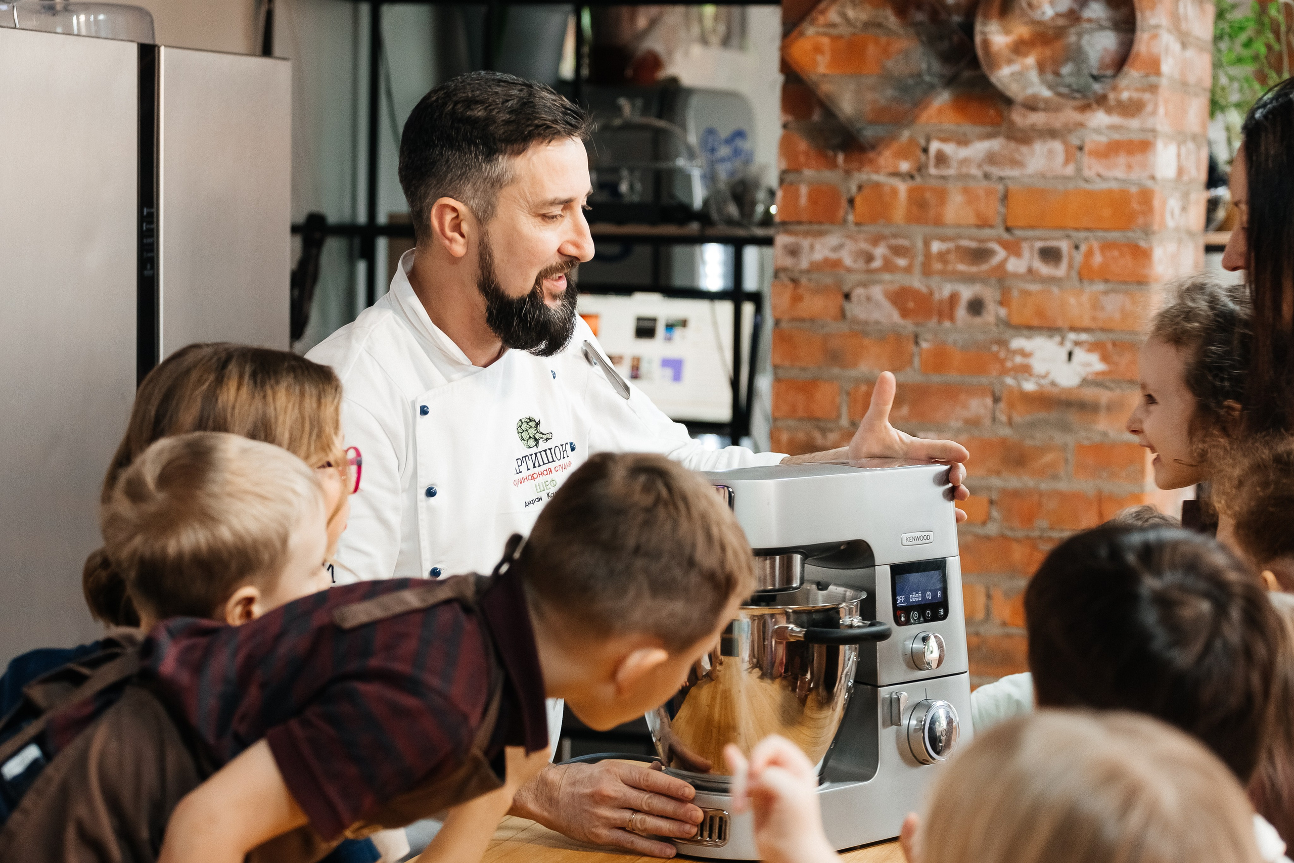 Детский мастер-класс в «АРТиШОК». Фотограф Кемерово | Сергей