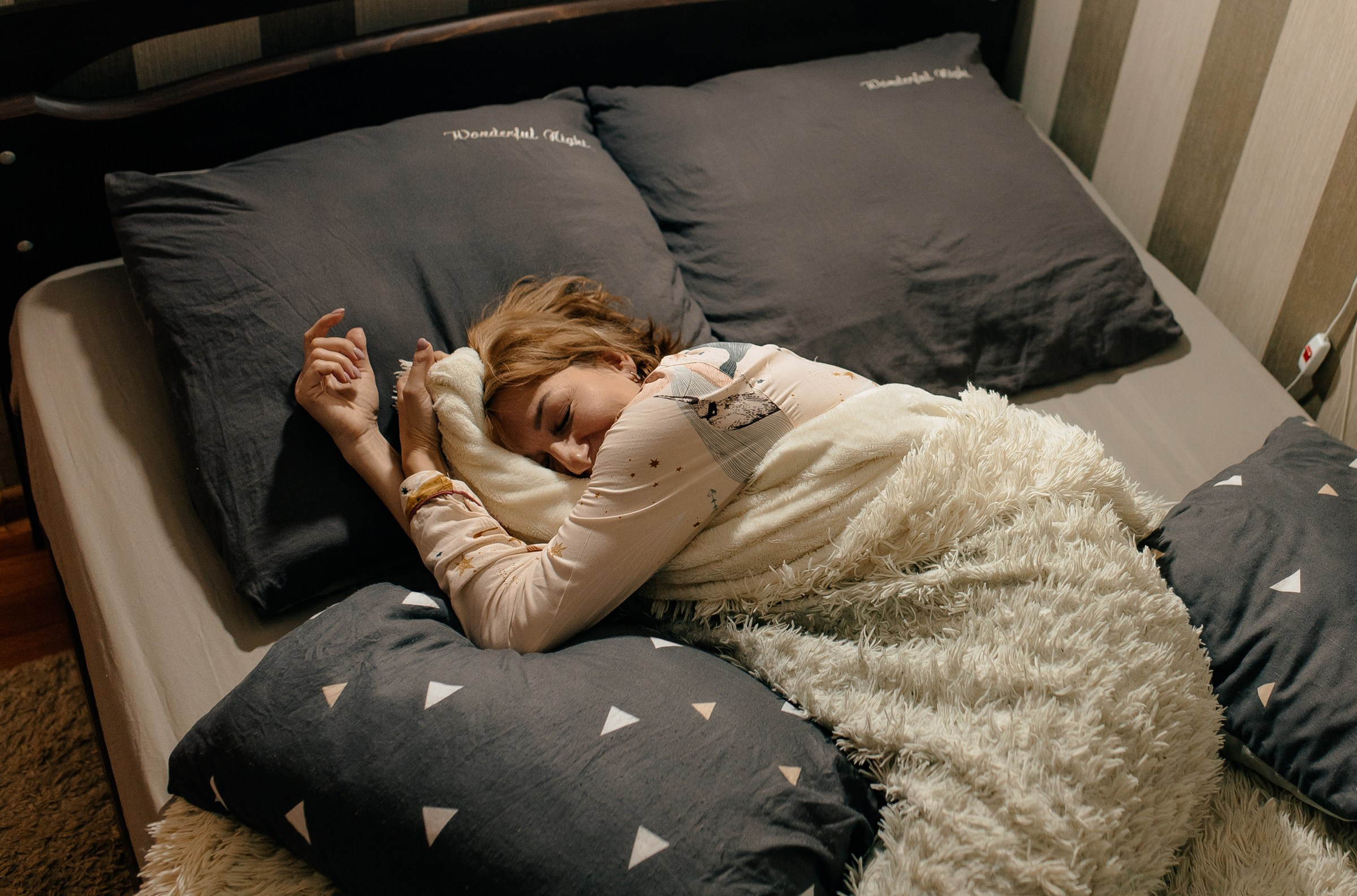 Домашний лайфстайл (утро). Ирина. Июнь 2025. Фотограф Пермь. Свадьбы. Семья и дети, школа, д. сад. Фотокниги