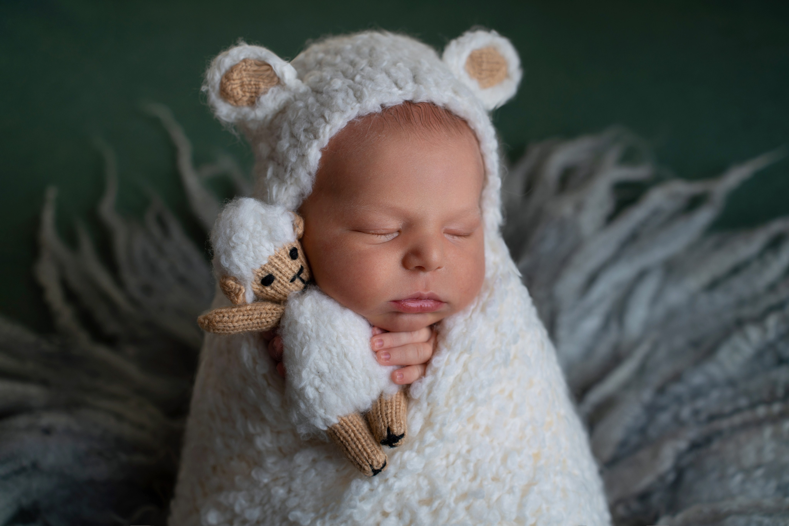 Ньюборн. Фотограф новорожденных Оренбург и свадебный фотограф Оренбург