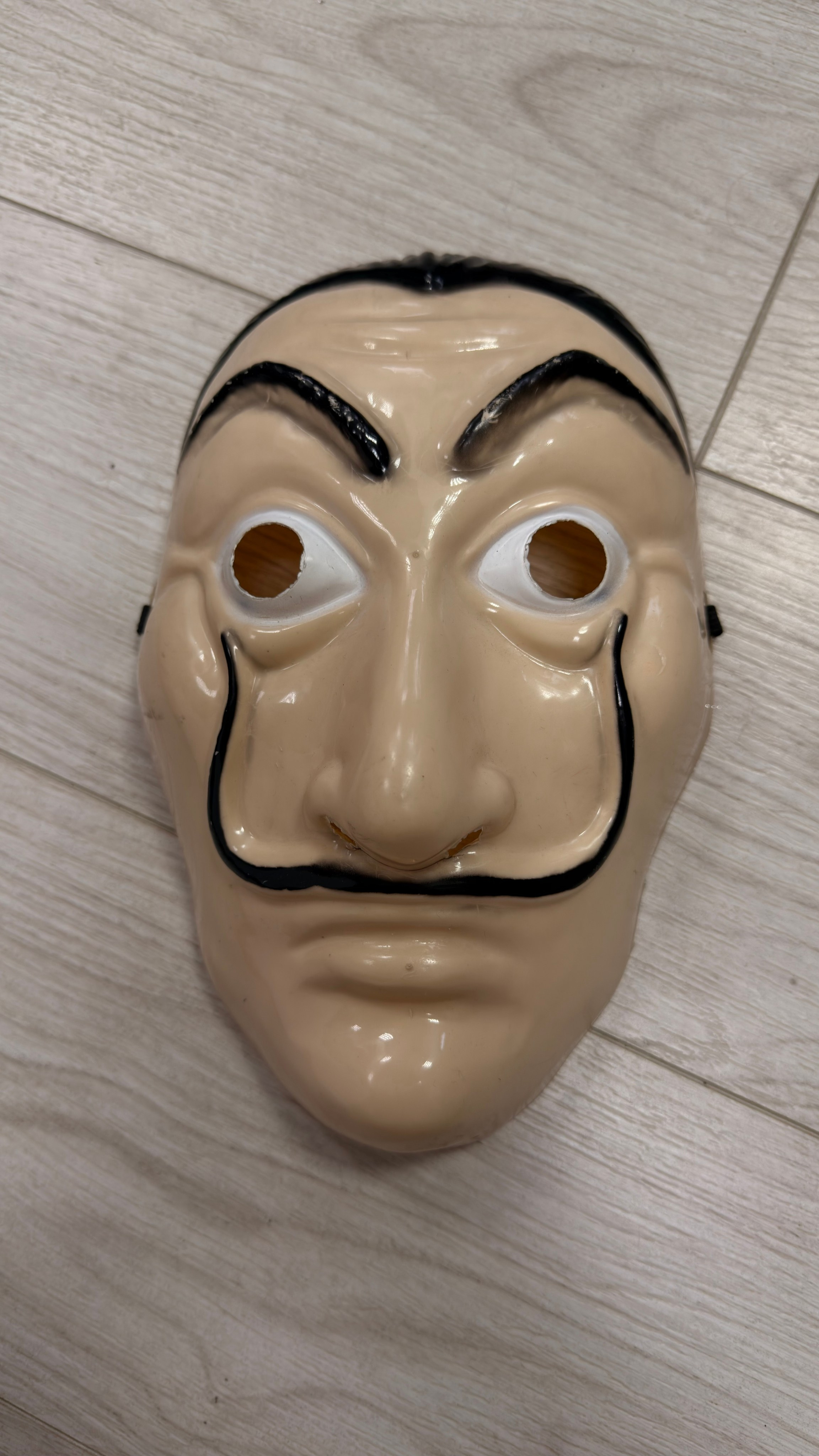 Маски в аренду. Аренда костюмов, платьев и реквизита для фотосессий на Камчатке