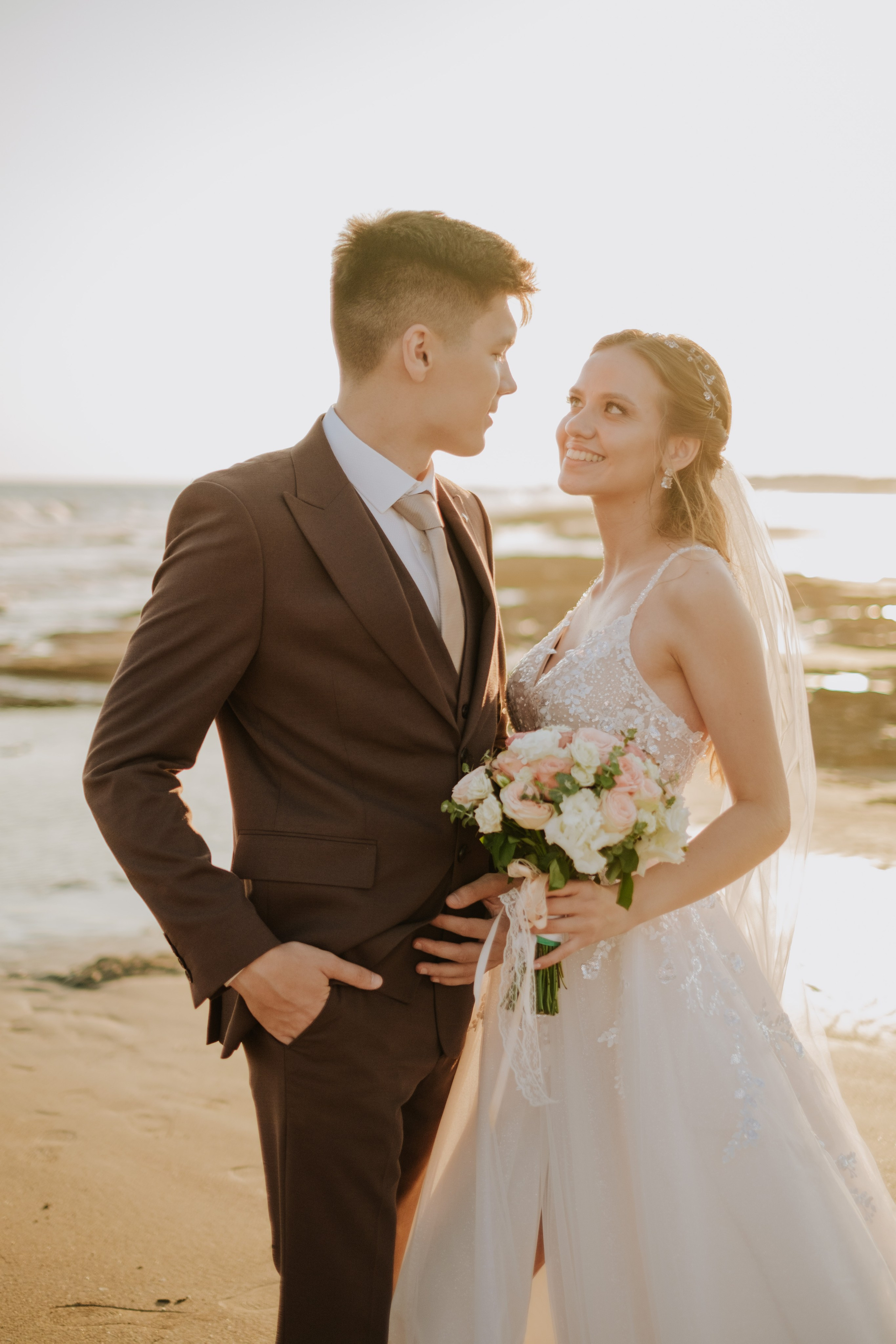 История Элины и Амира