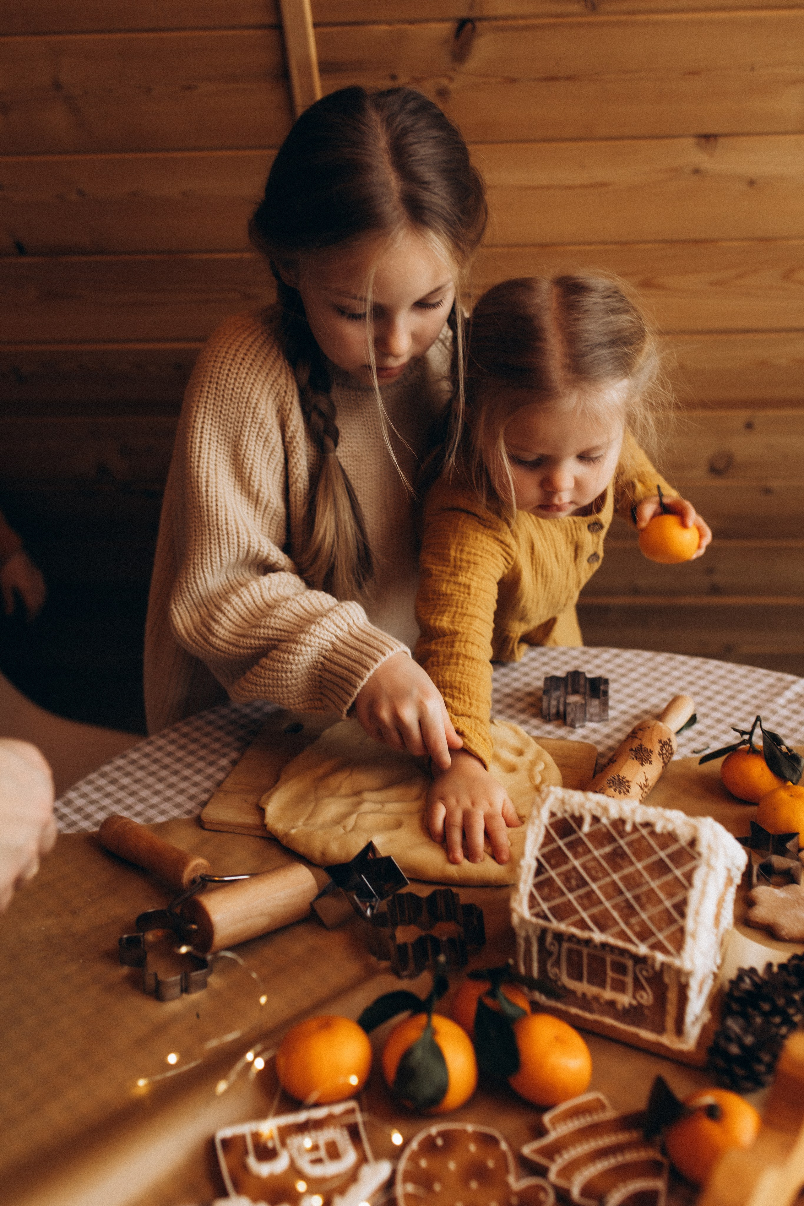 Предновогодняя история в домике. Семейный фотограф lifestyle в Новосибирске Елена Шпилевая