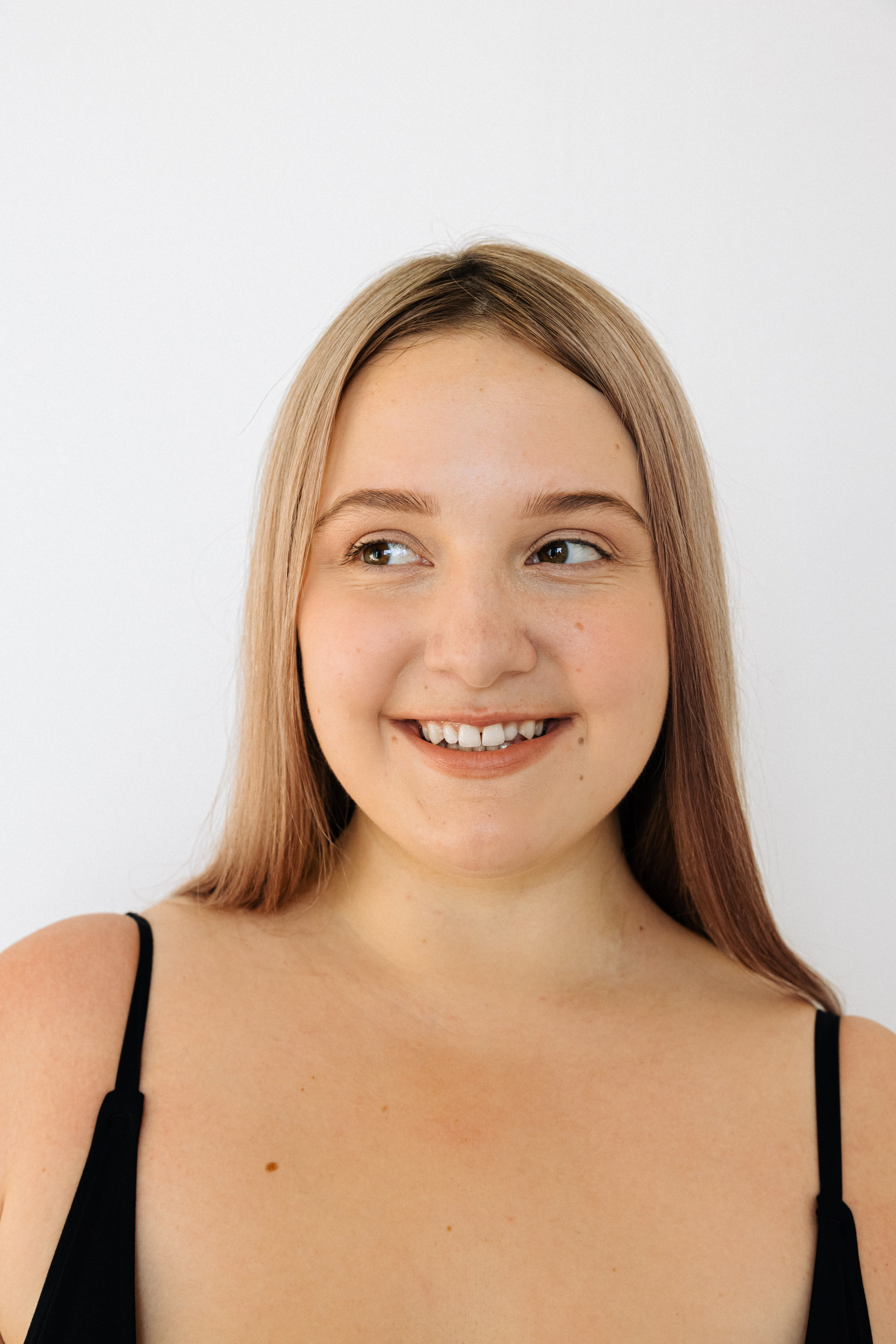 Настя М, 52-54 р-р, 175 см. KED Production — продакшн из СПб. Создаём фото, видео и контент, который помогает брендам и селлерам продавать больше