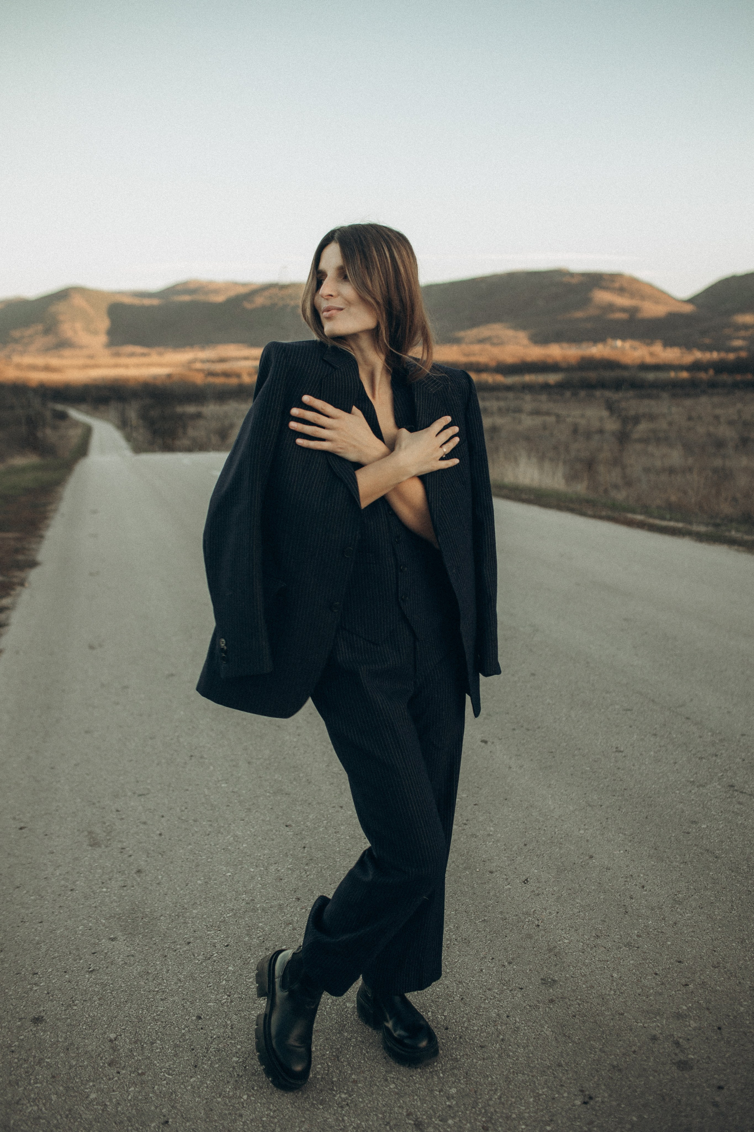 фотосессия в Байдаркой долине , Фотограф Севастополь, Ксения Выхристюк фотосессия для девушки, женский портрет, фотограф Крым, фотограф Ялта, женский фотограф, фотосессия в студии, фотосессия на природе в крыму, эстетика, позирование 