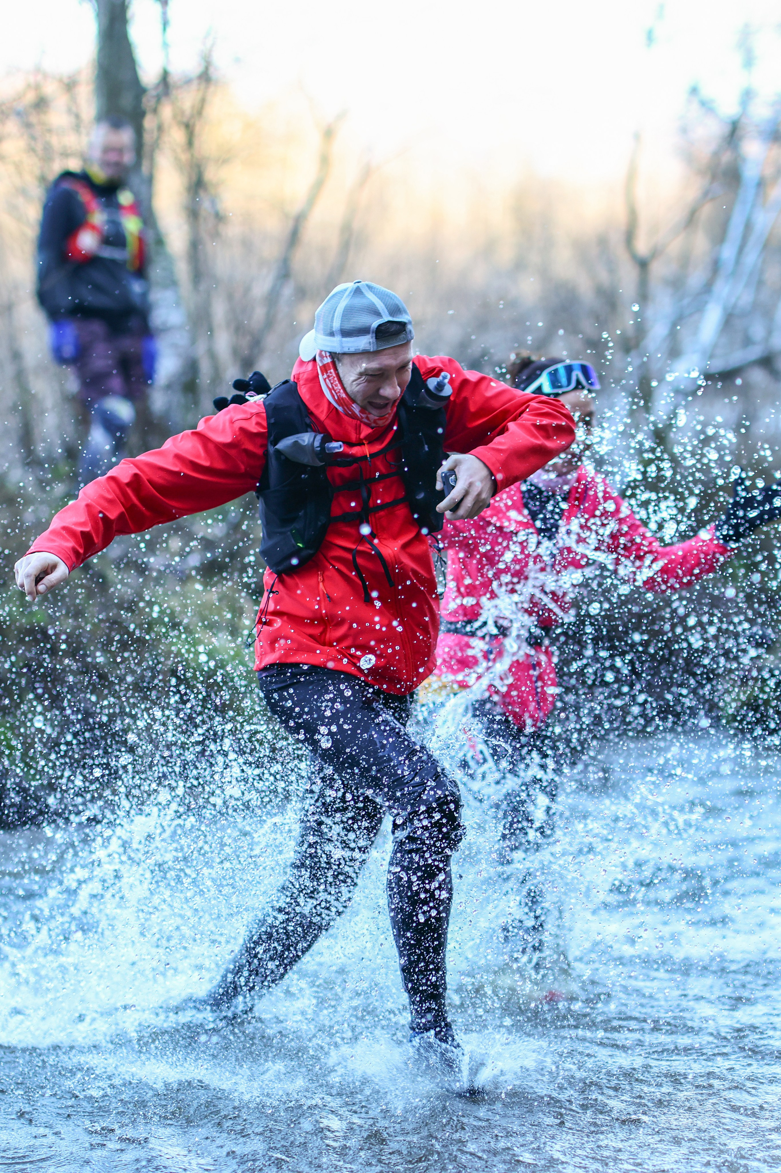 Два лепестка Химкинского марафона у дома, 23.11.25. Фотограф Сергей Ловкий