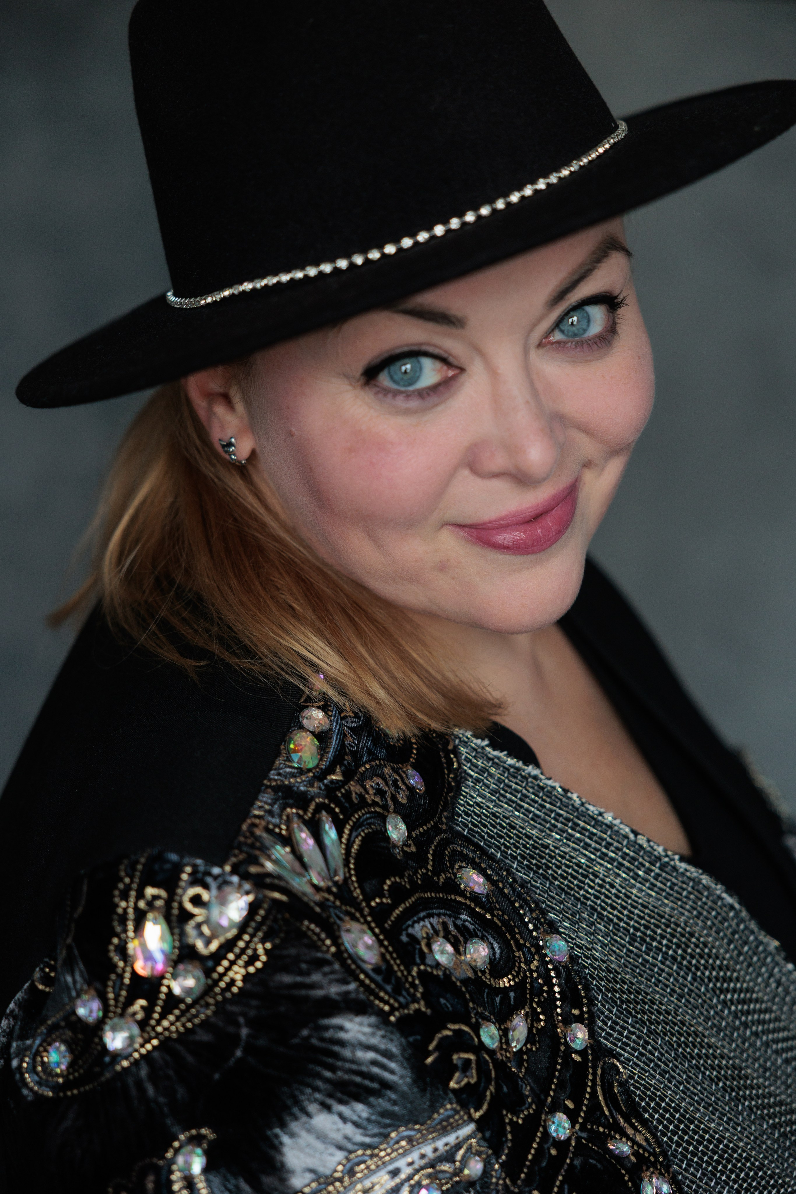 ОЛЕСЯ. Я фотограф из Москвы к Вашим услугам