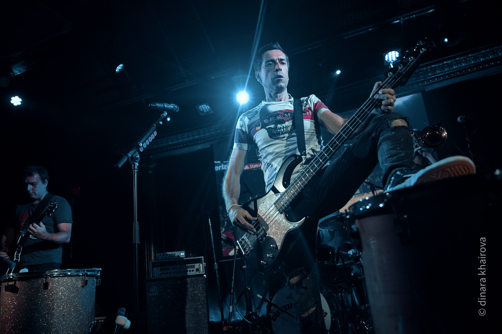 Nogu Svelo. Dinara Khairova