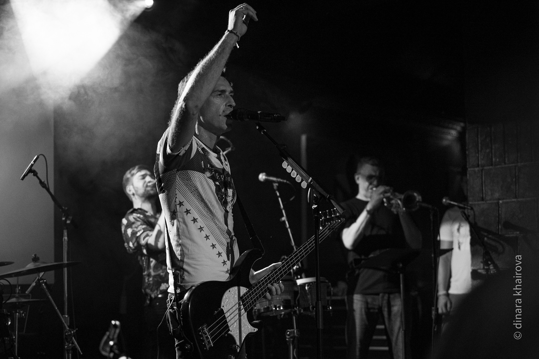 Nogu Svelo. Dinara Khairova