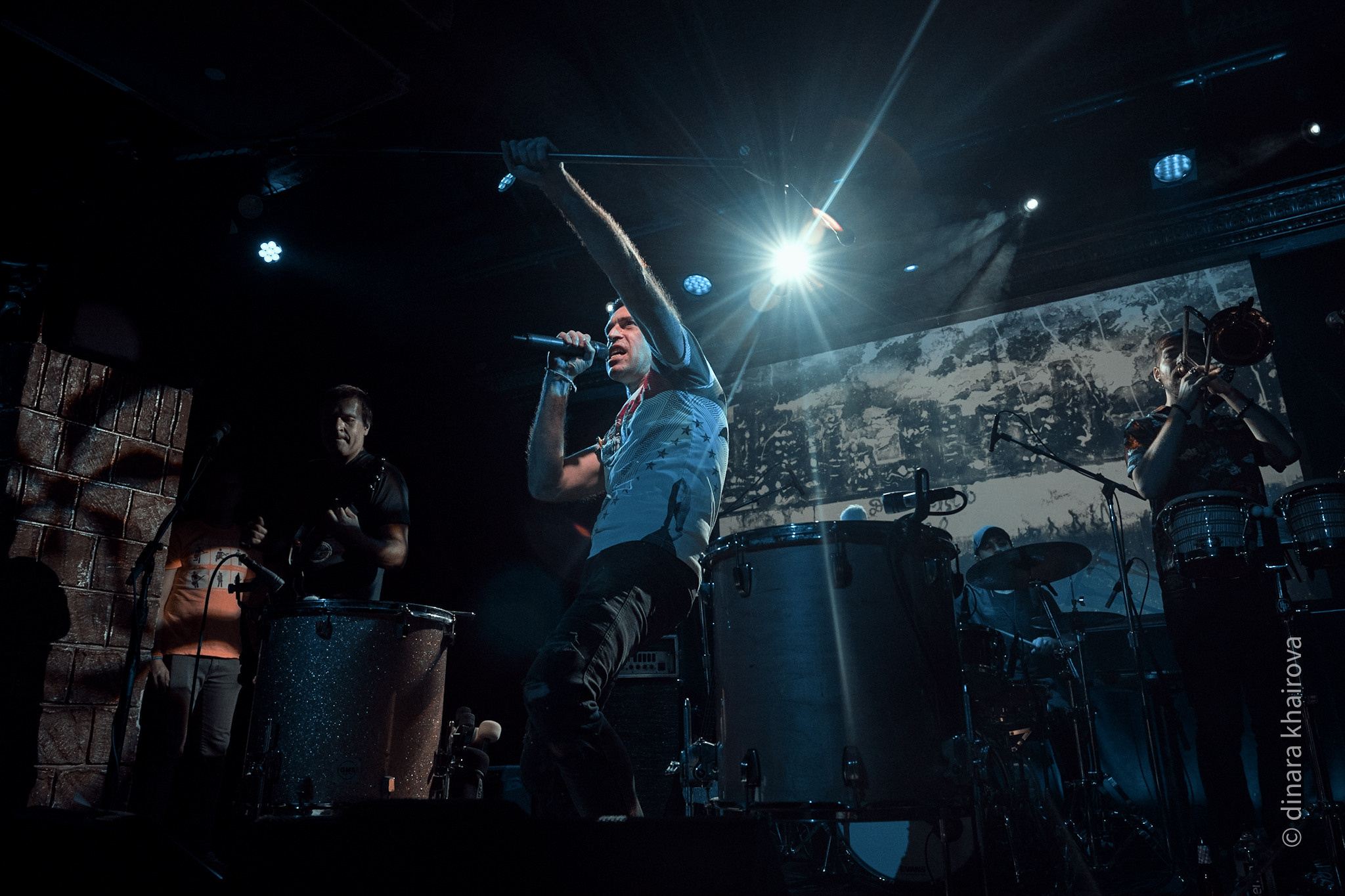 Nogu Svelo. Dinara Khairova