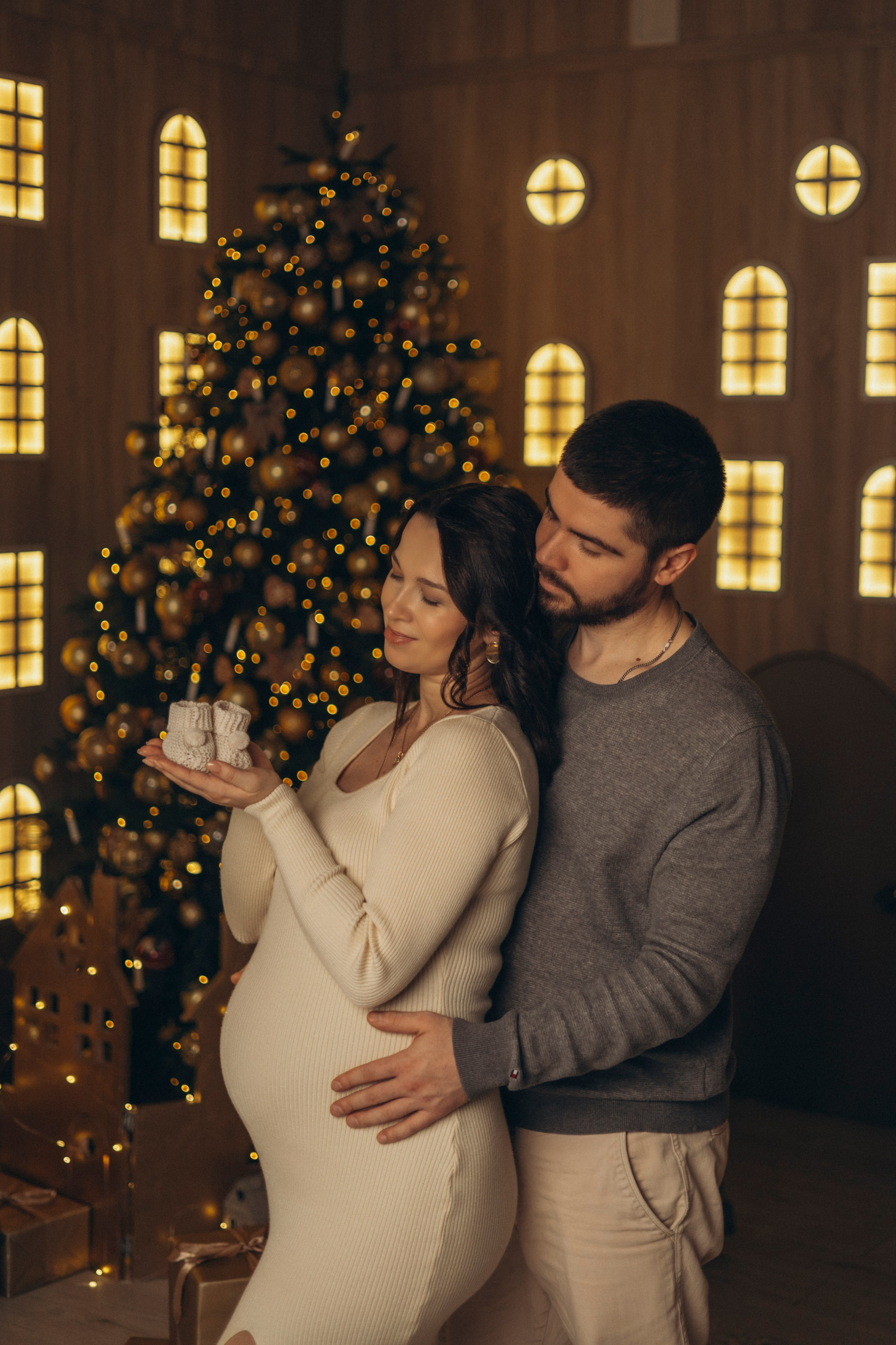 позы для фотосессии беременной с мужем